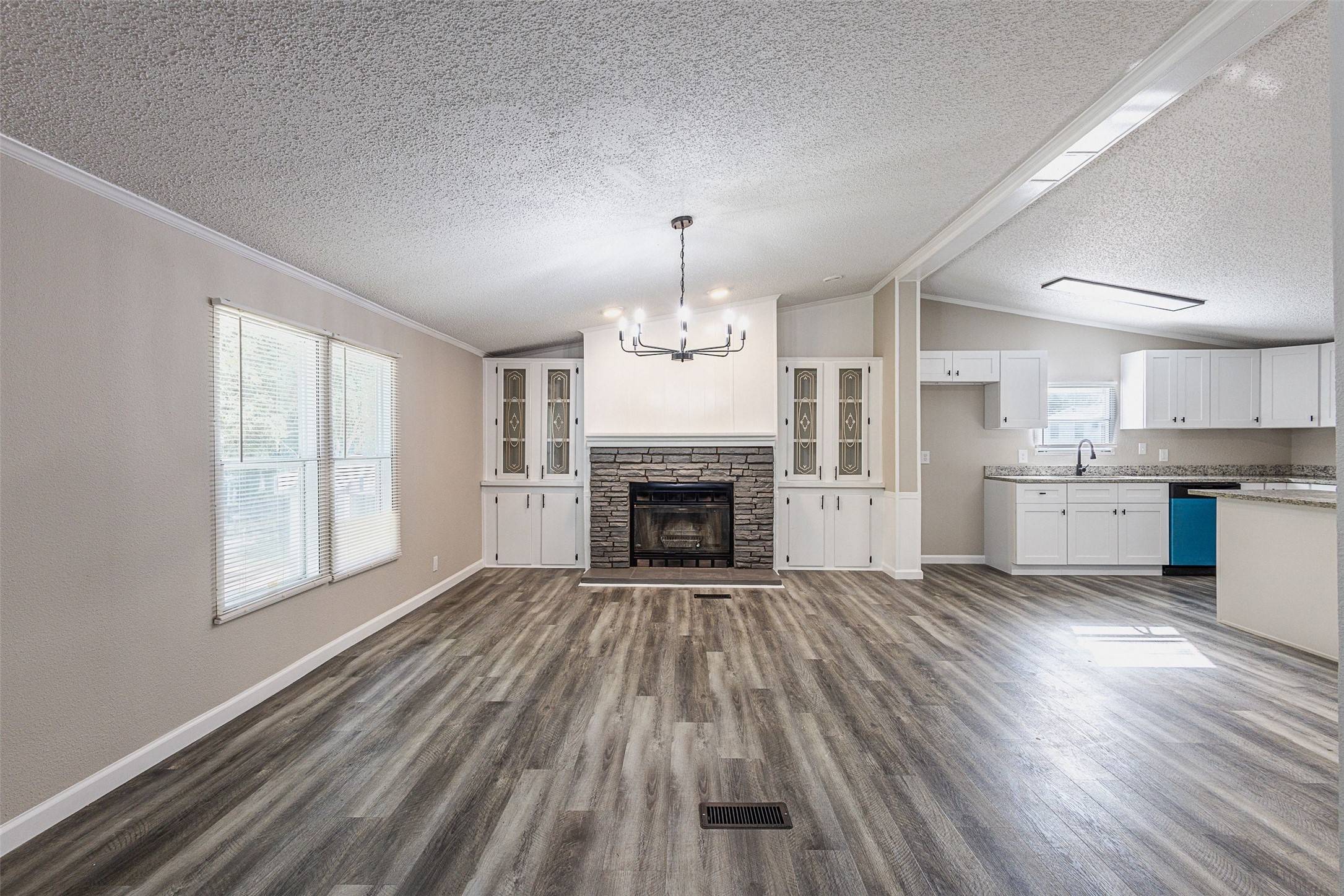 Montgomery, TX 77316,853 Queenswood ST