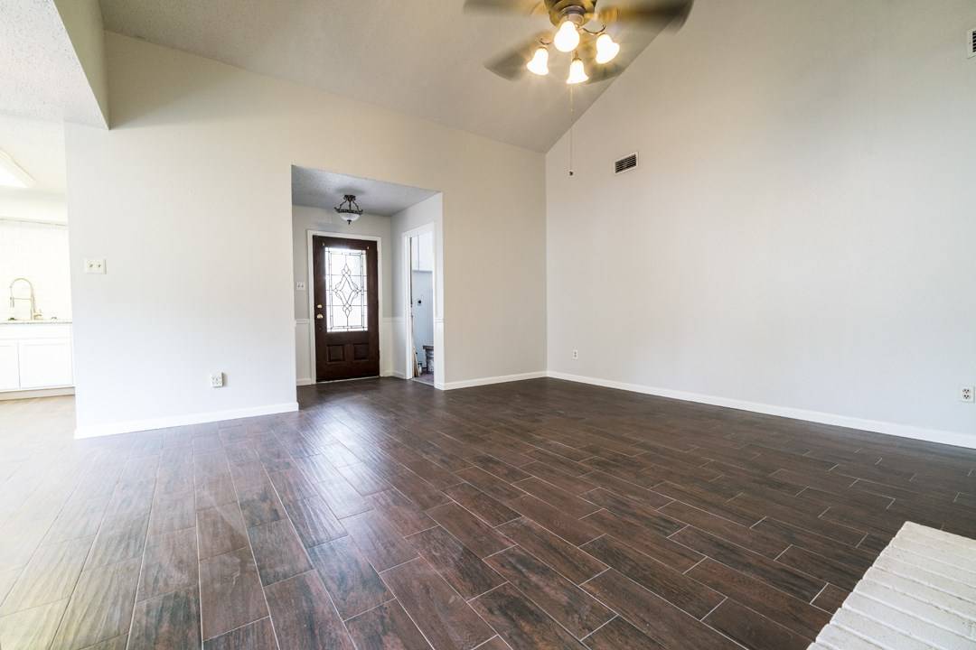 Sugar Land, TX 77498,10746 Lakewood Oaks DR