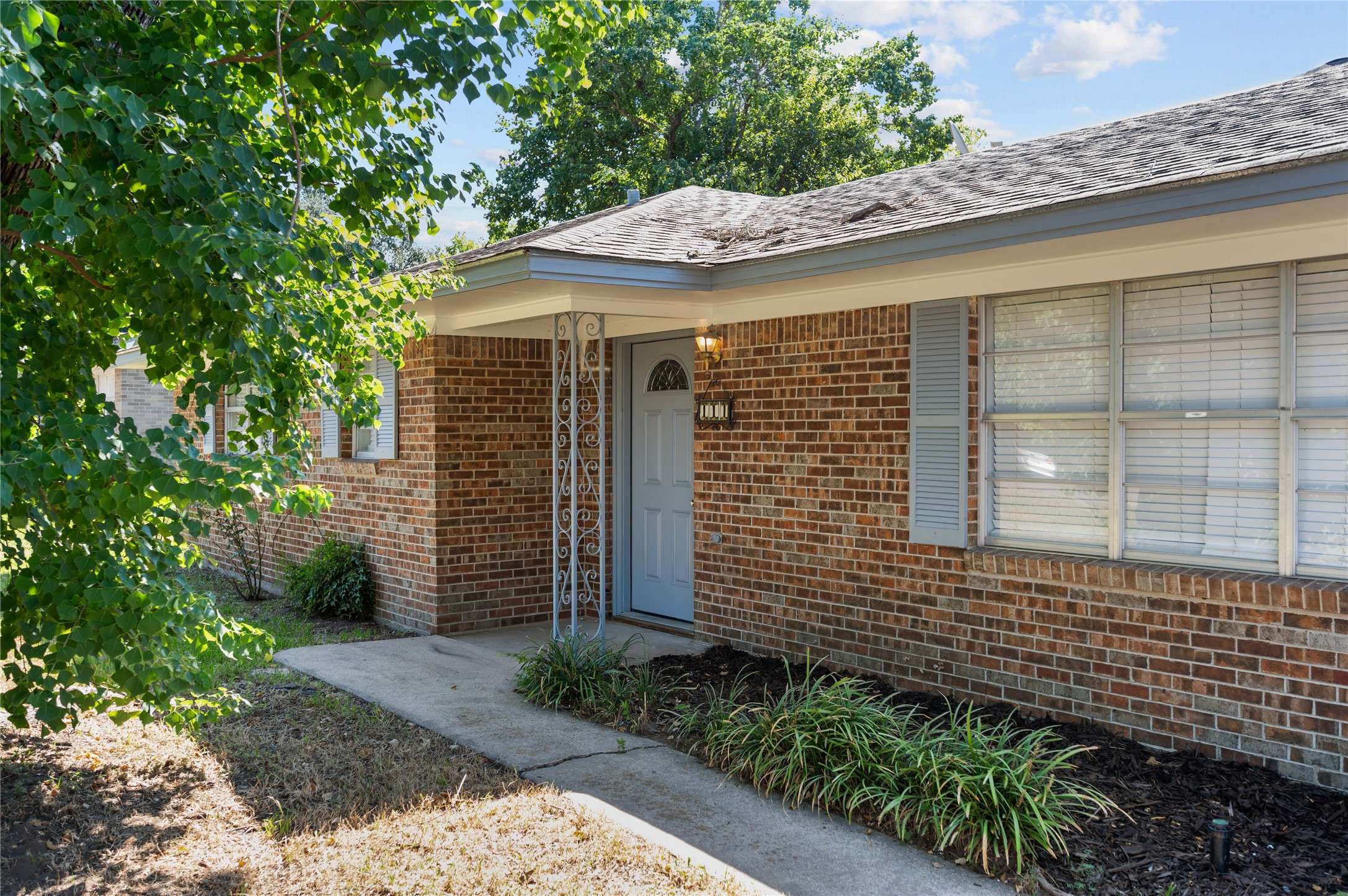 Madisonville, TX 77864,111 W Viser ST