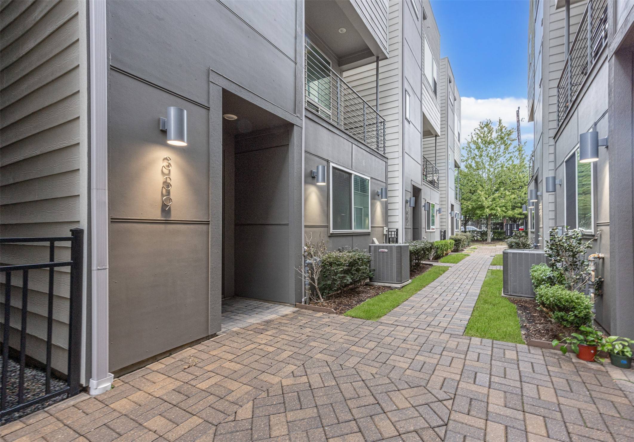 Houston, TX 77020,339 Eado Park CIR