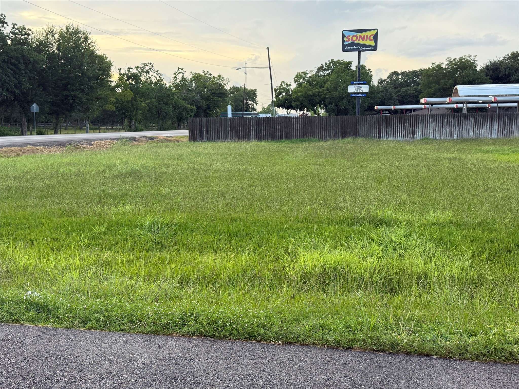 East Bernard, TX 77435,908 Roberts ST
