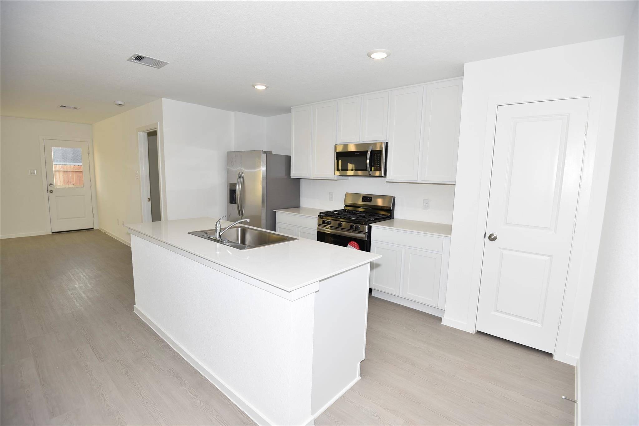 Hockley, TX 77447,29058 Robin Cove DR