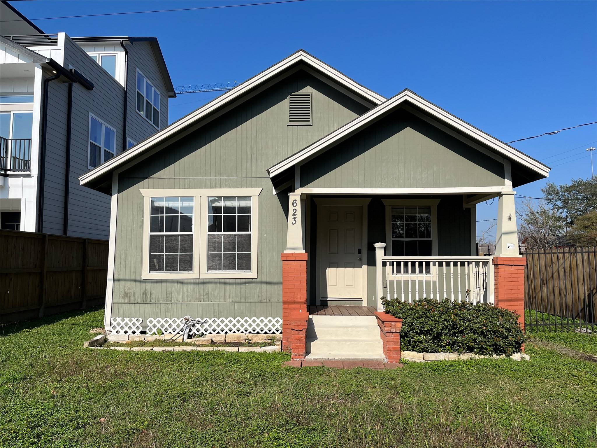 Houston, TX 77008,623 E 28th ST