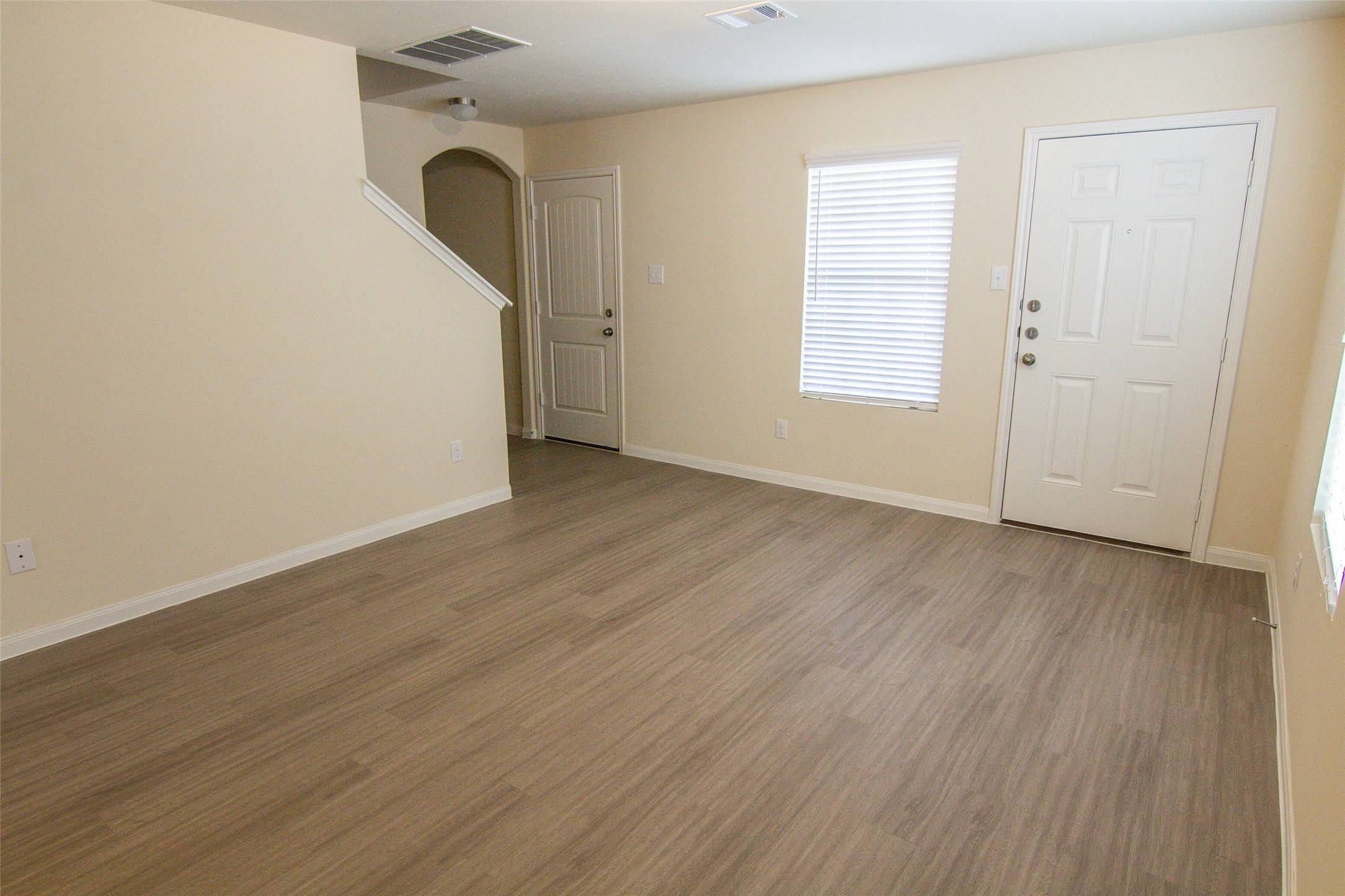 La Marque, TX 77568,952 Park Ridge CT