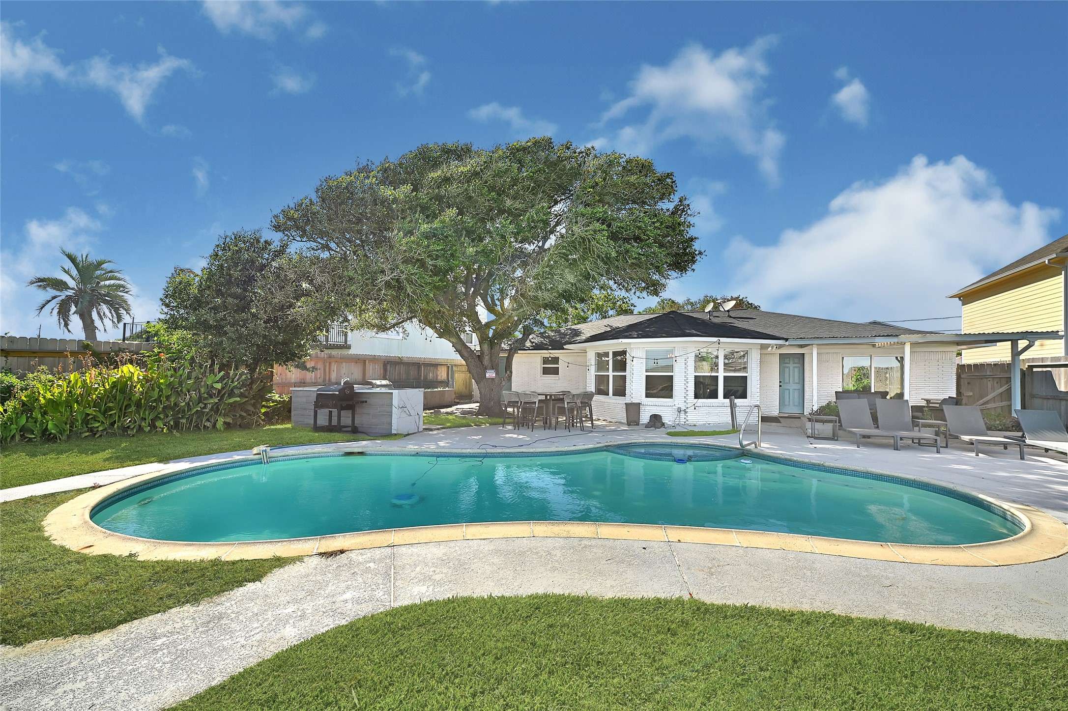 Beach City, TX 77523,8010 Ocean DR