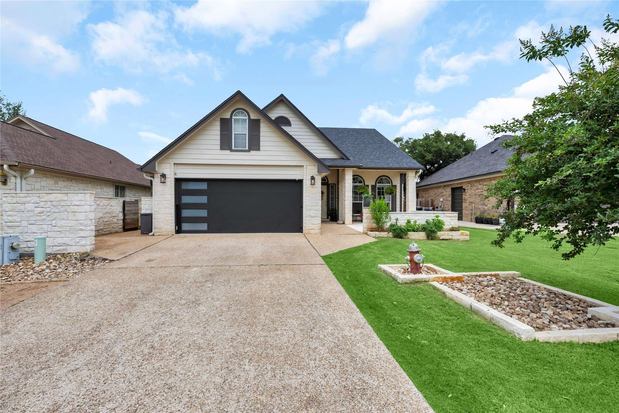 Burnet, TX 78611,312 Fox XING