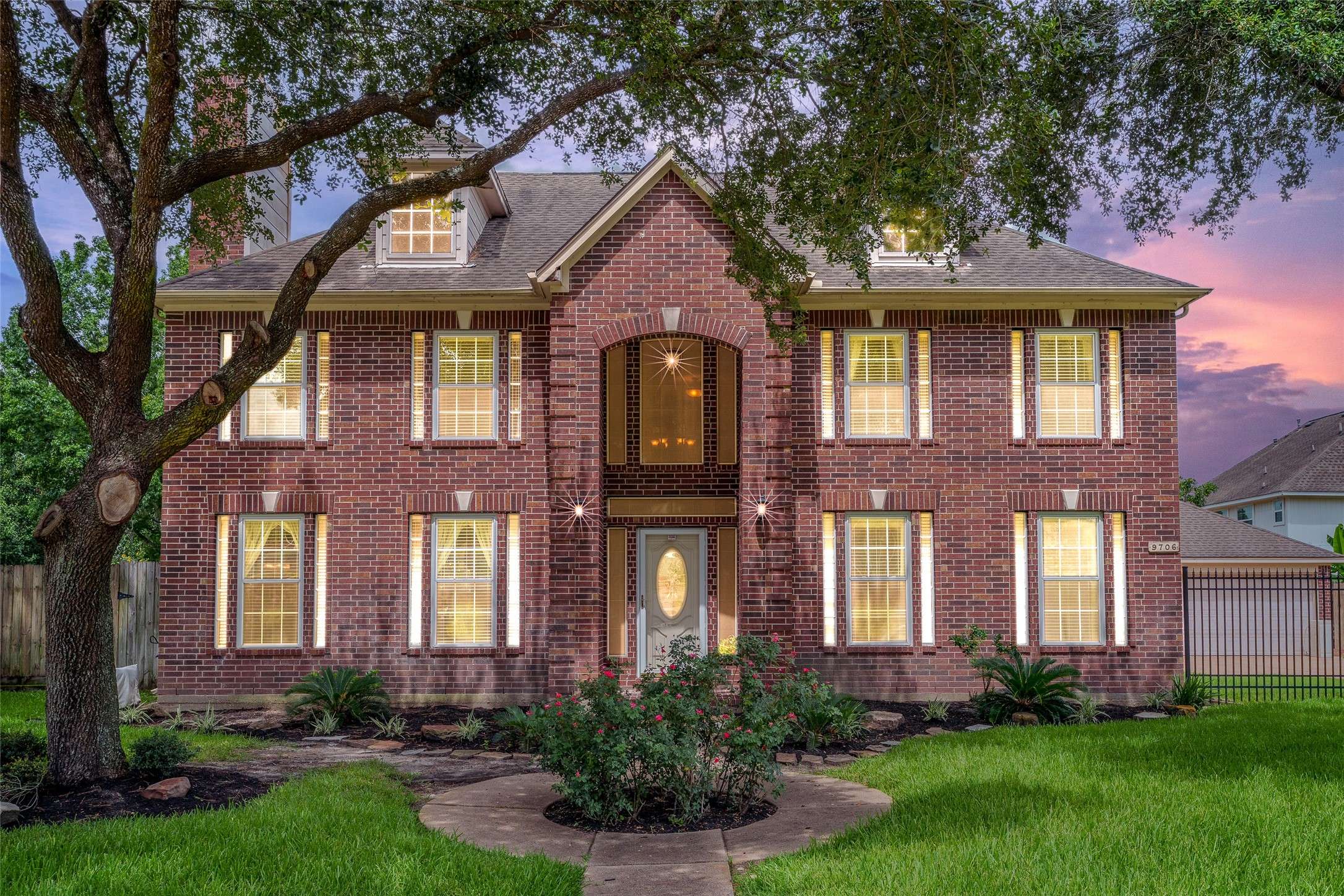Sugar Land, TX 77498,9706 Broadley DR