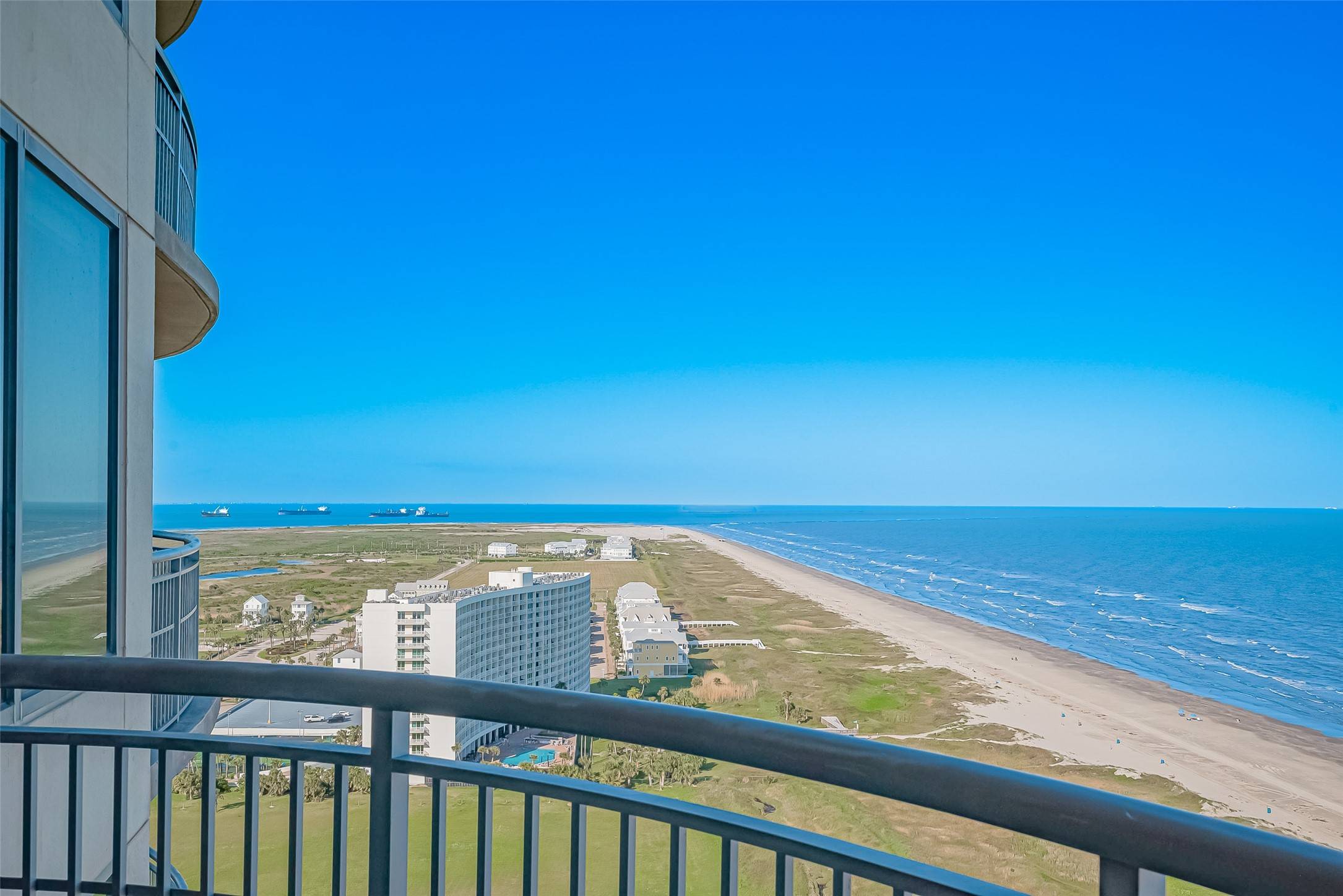 Galveston, TX 77550,801 E Beach DR #BC704