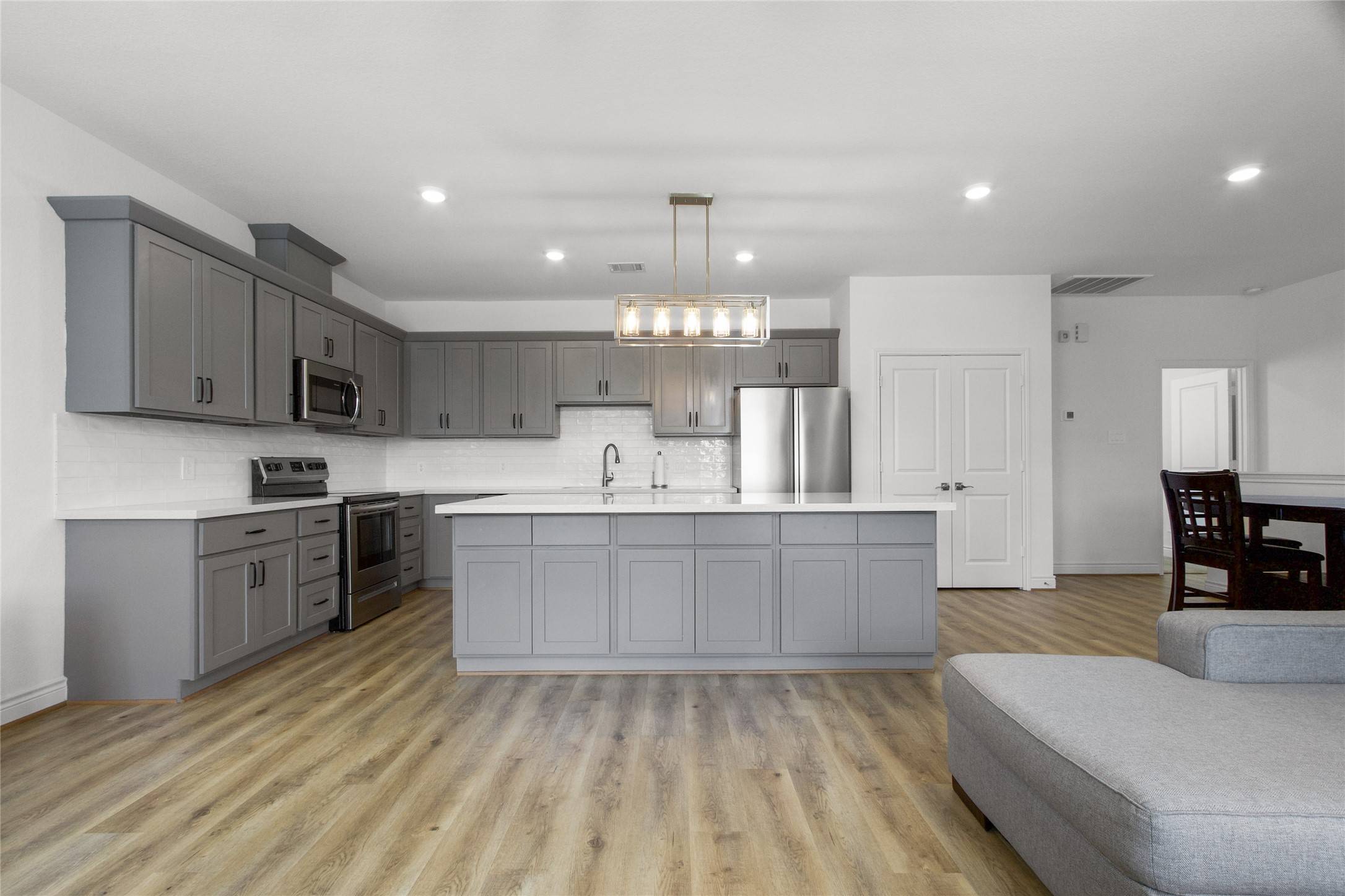 Houston, TX 77011,5212 Sherman ST