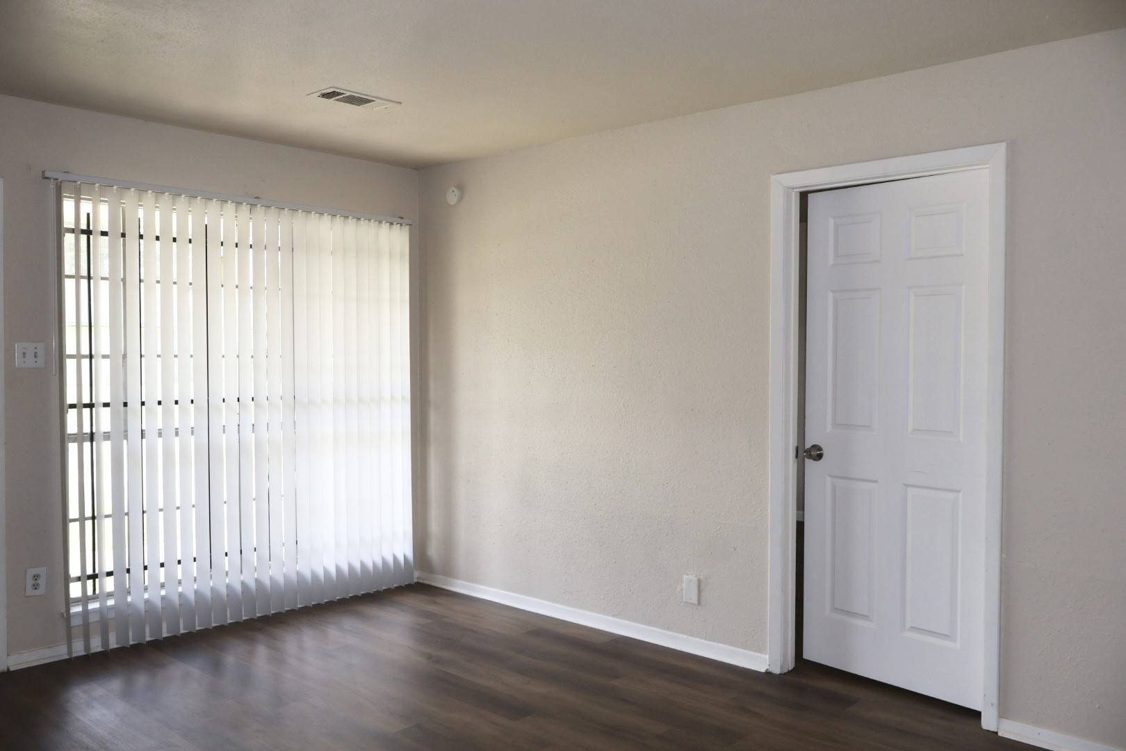 Houston, TX 77016,6415 Heath ST