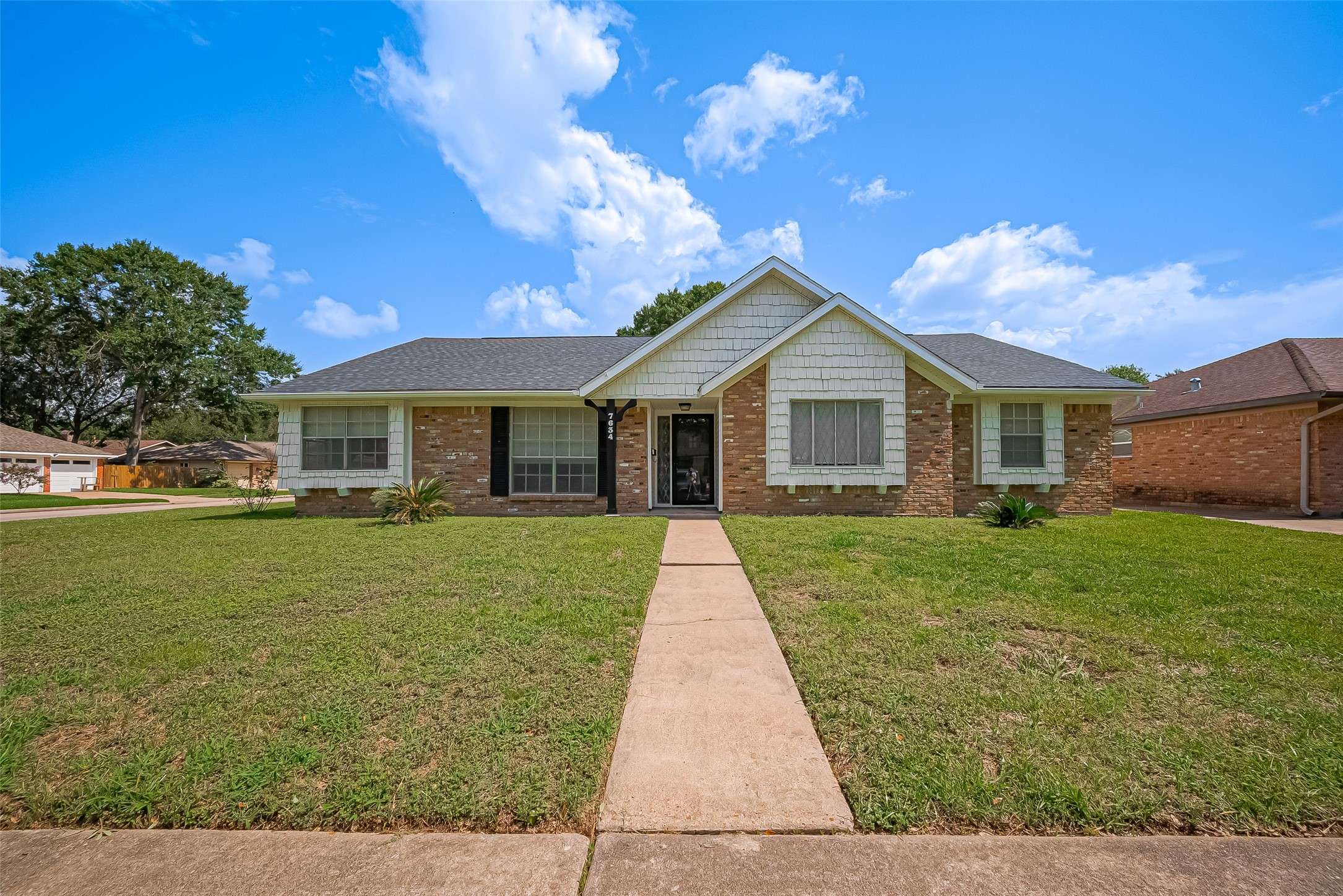 Houston, TX 77071,7634 Braesdale LN