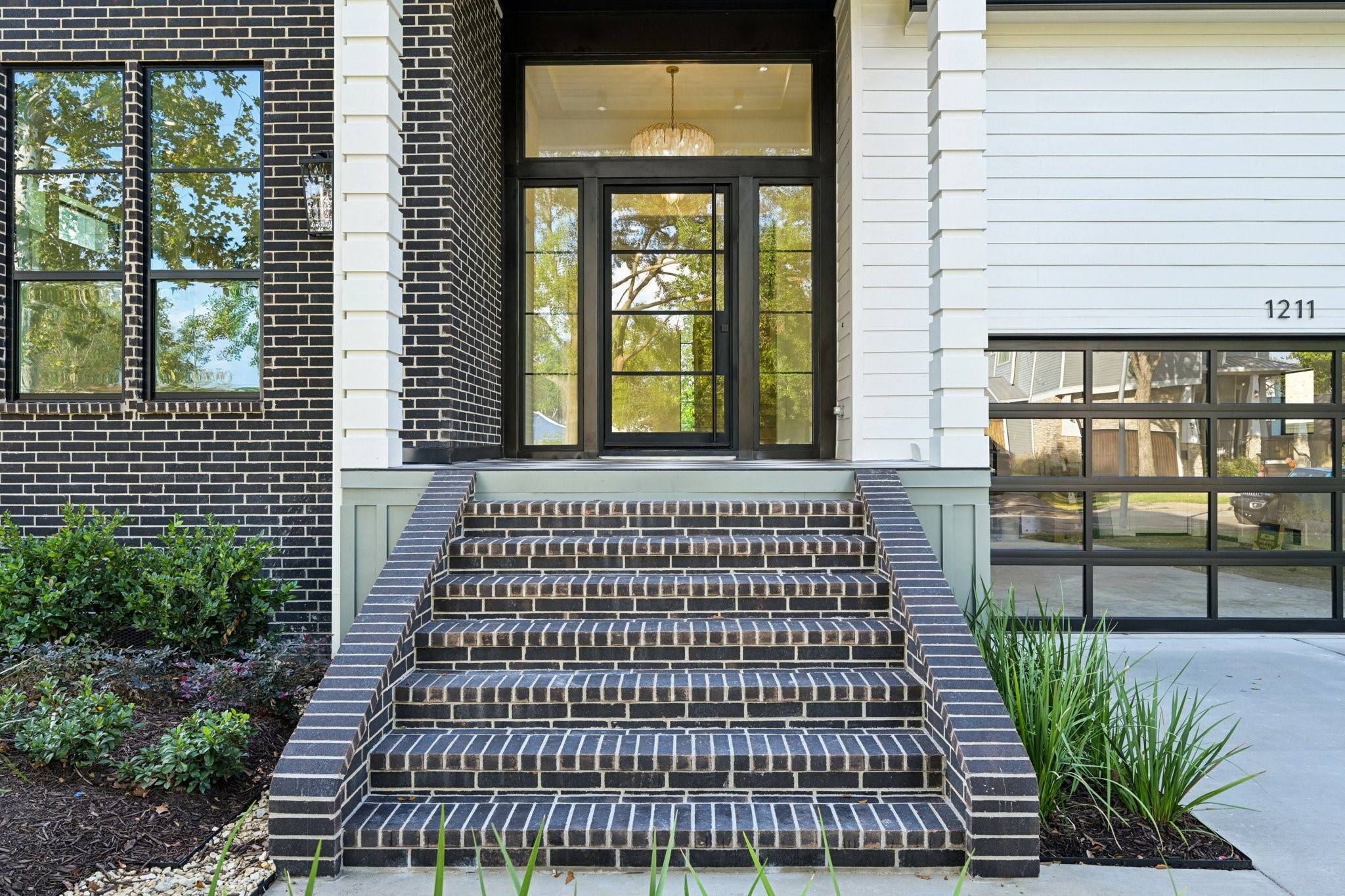 Houston, TX 77008,1211 Bay Oaks RD