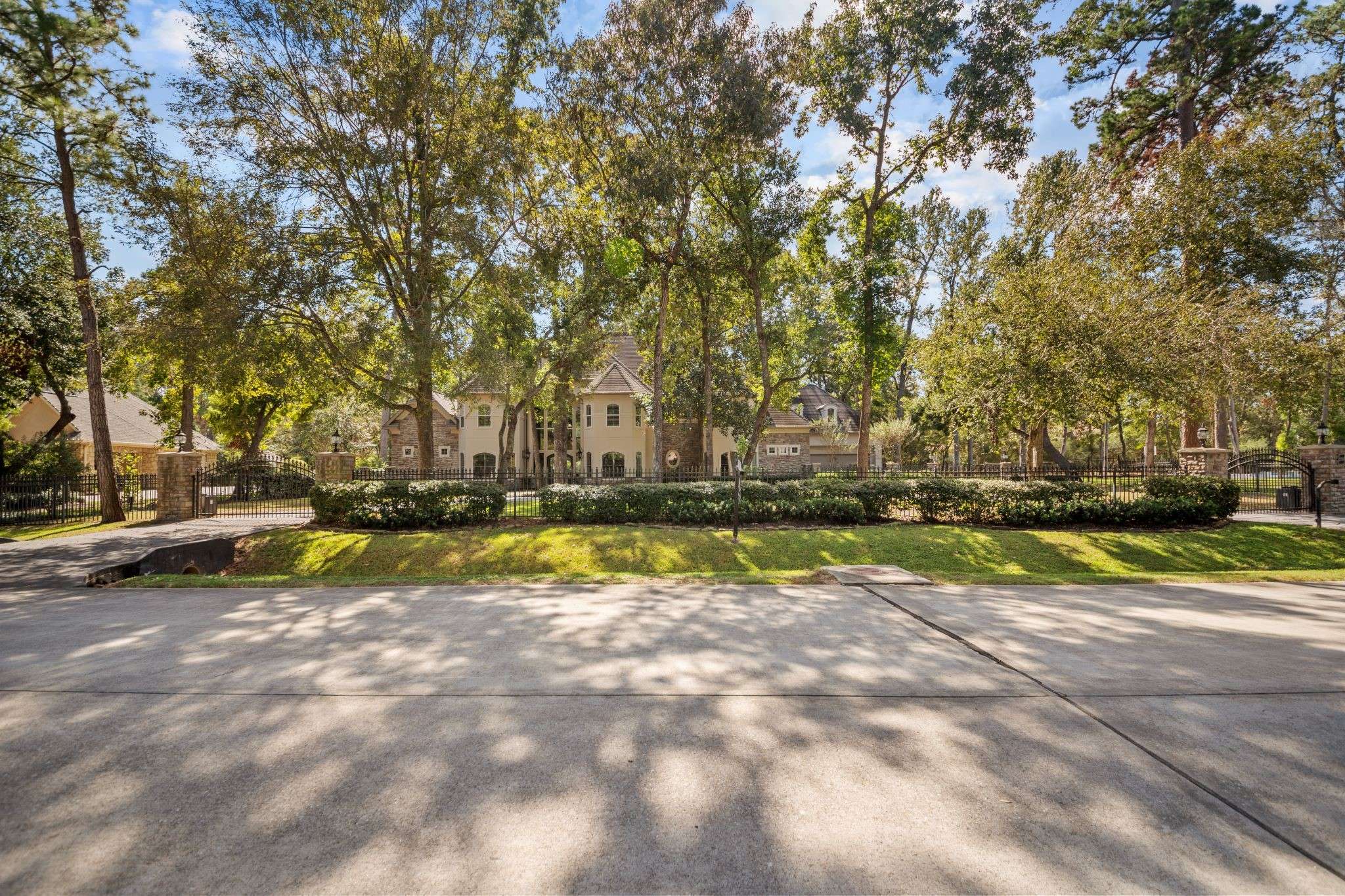 The Woodlands, TX 77380,235 Angel Leaf RD