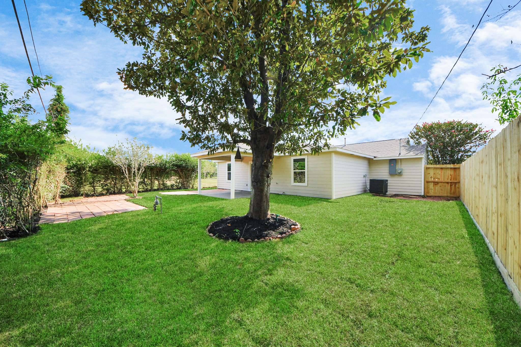 Houston, TX 77033,8746 Delilah ST