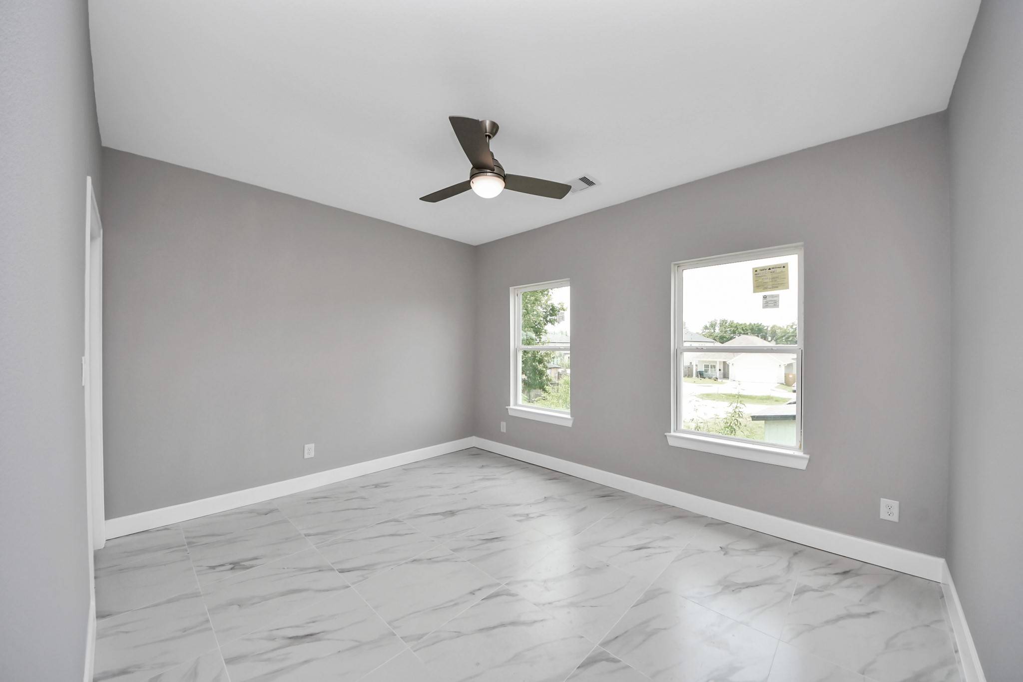 Houston, TX 77051,8312 Comal ST