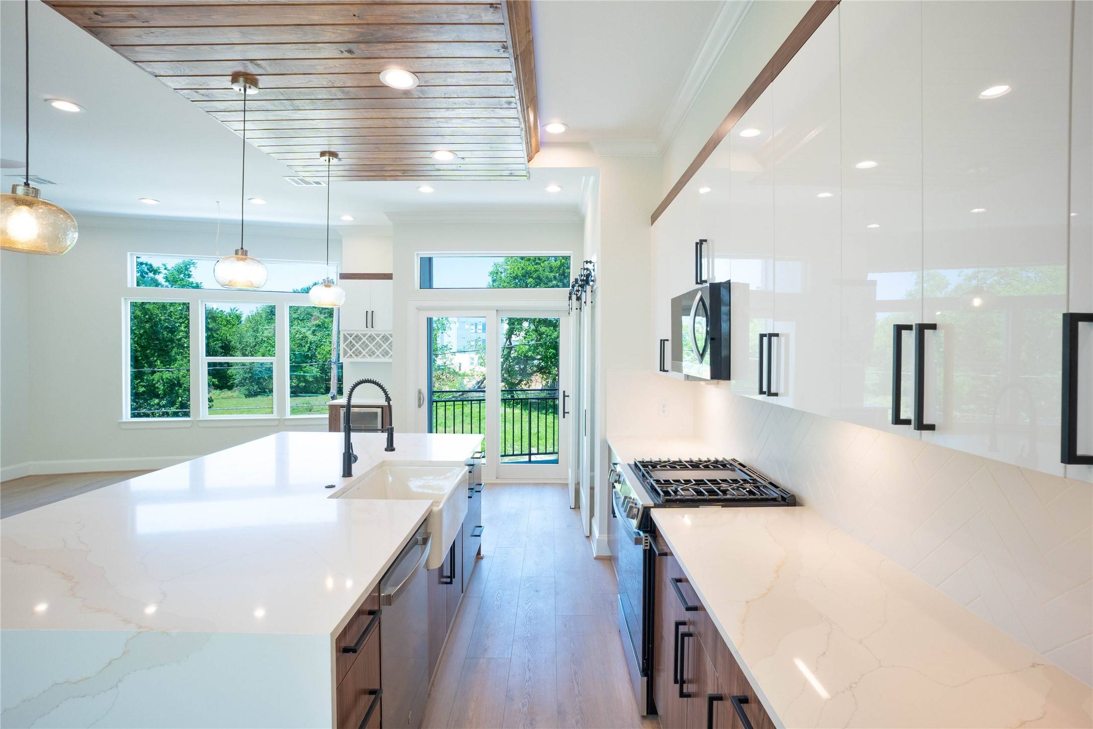 Houston, TX 77004,2117 sauer