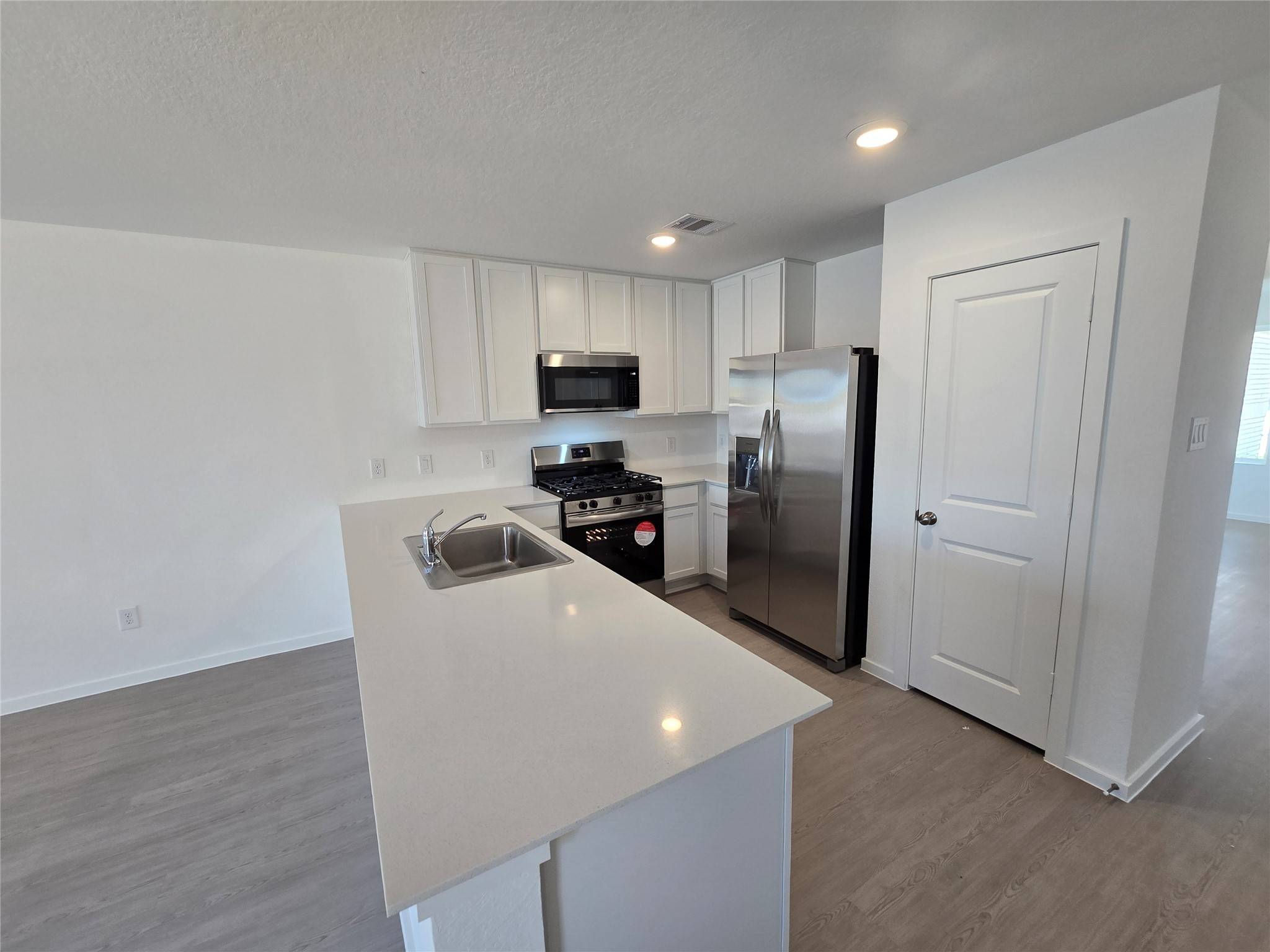 Crosby, TX 77532,1750 Green Warbler LN