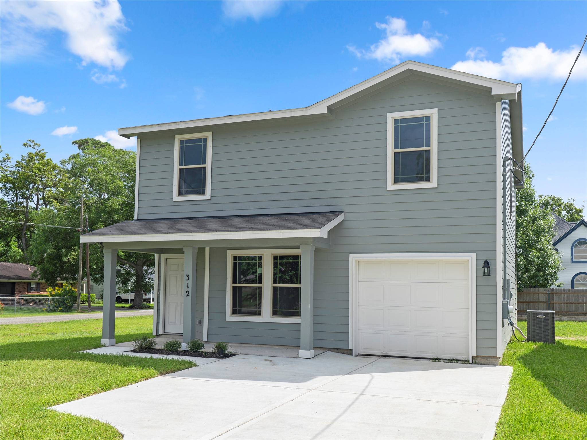 Sweeny, TX 77480,312 N Orange ST