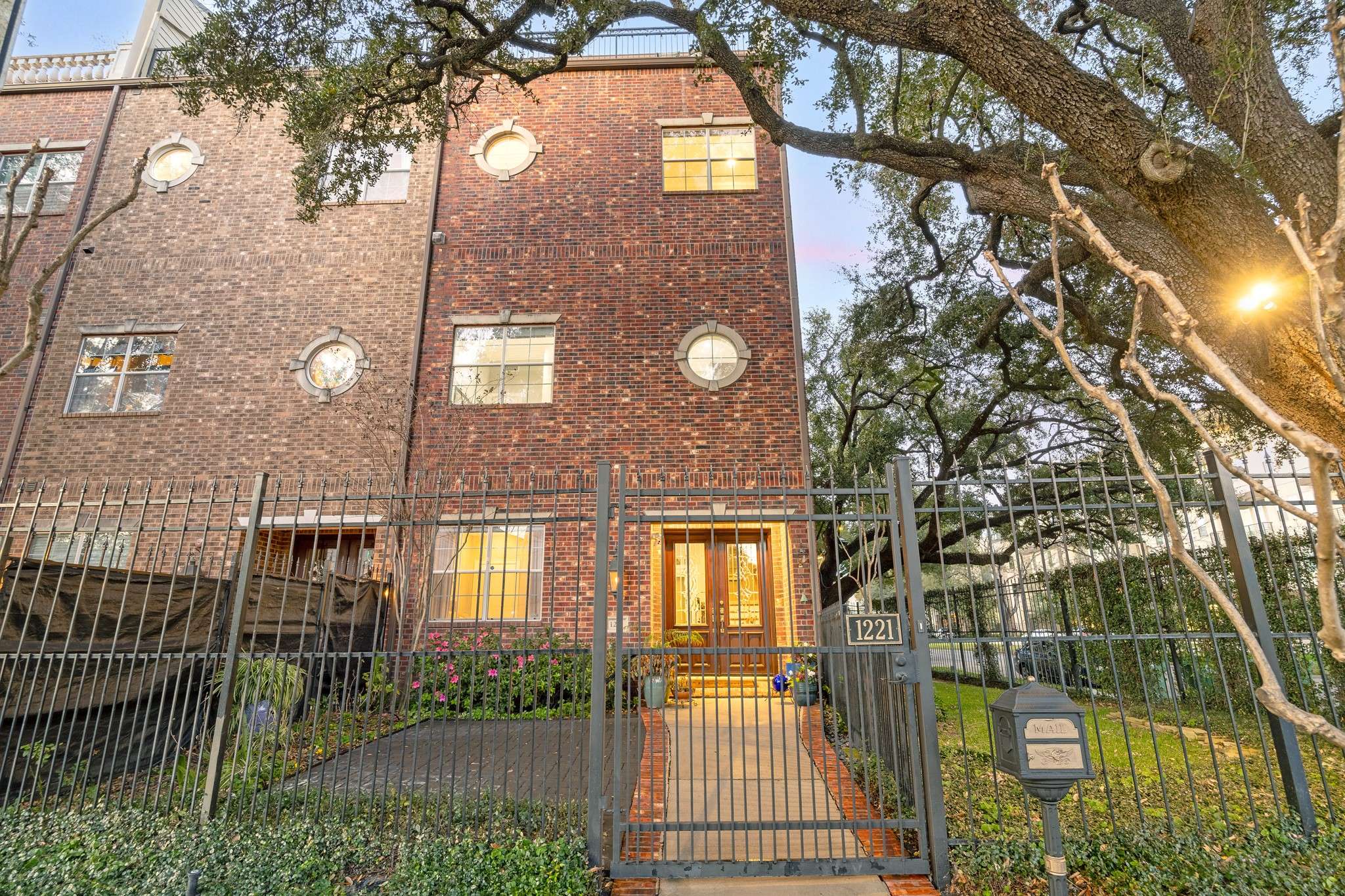 Houston, TX 77004,1221 Rosedale ST