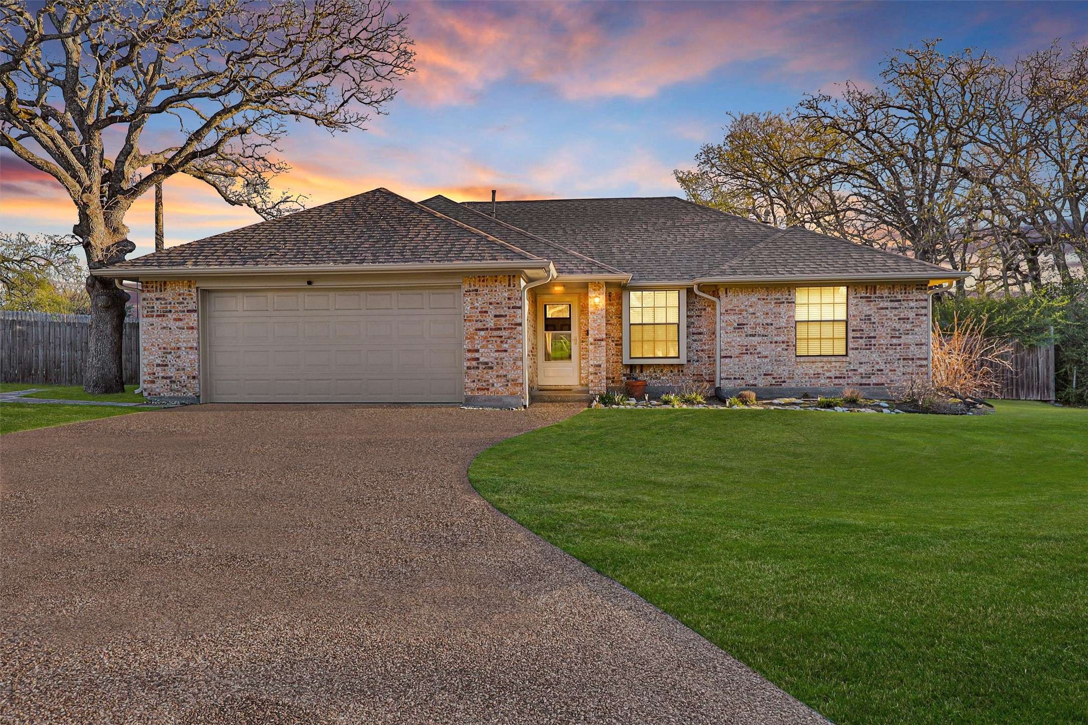 Bryan, TX 77807,2002 Sandalwood LN