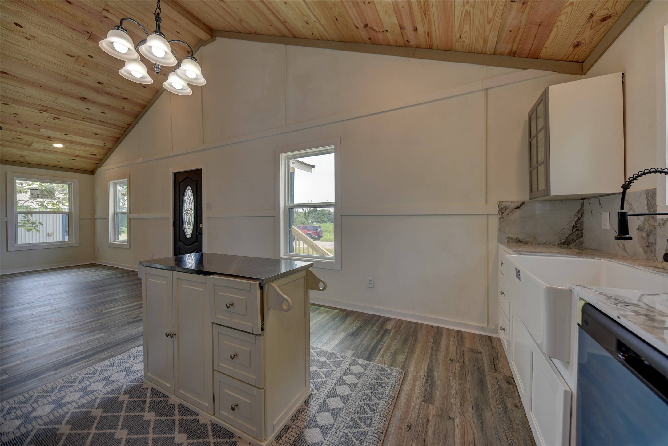 New Ulm, TX 78950,626 Front ST