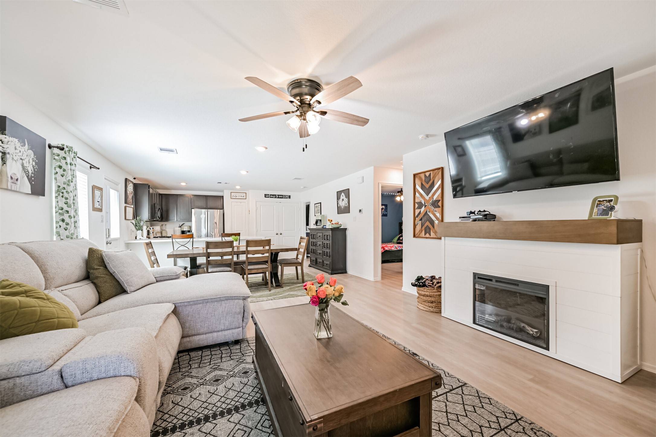 Angleton, TX 77515,138 Austin RD