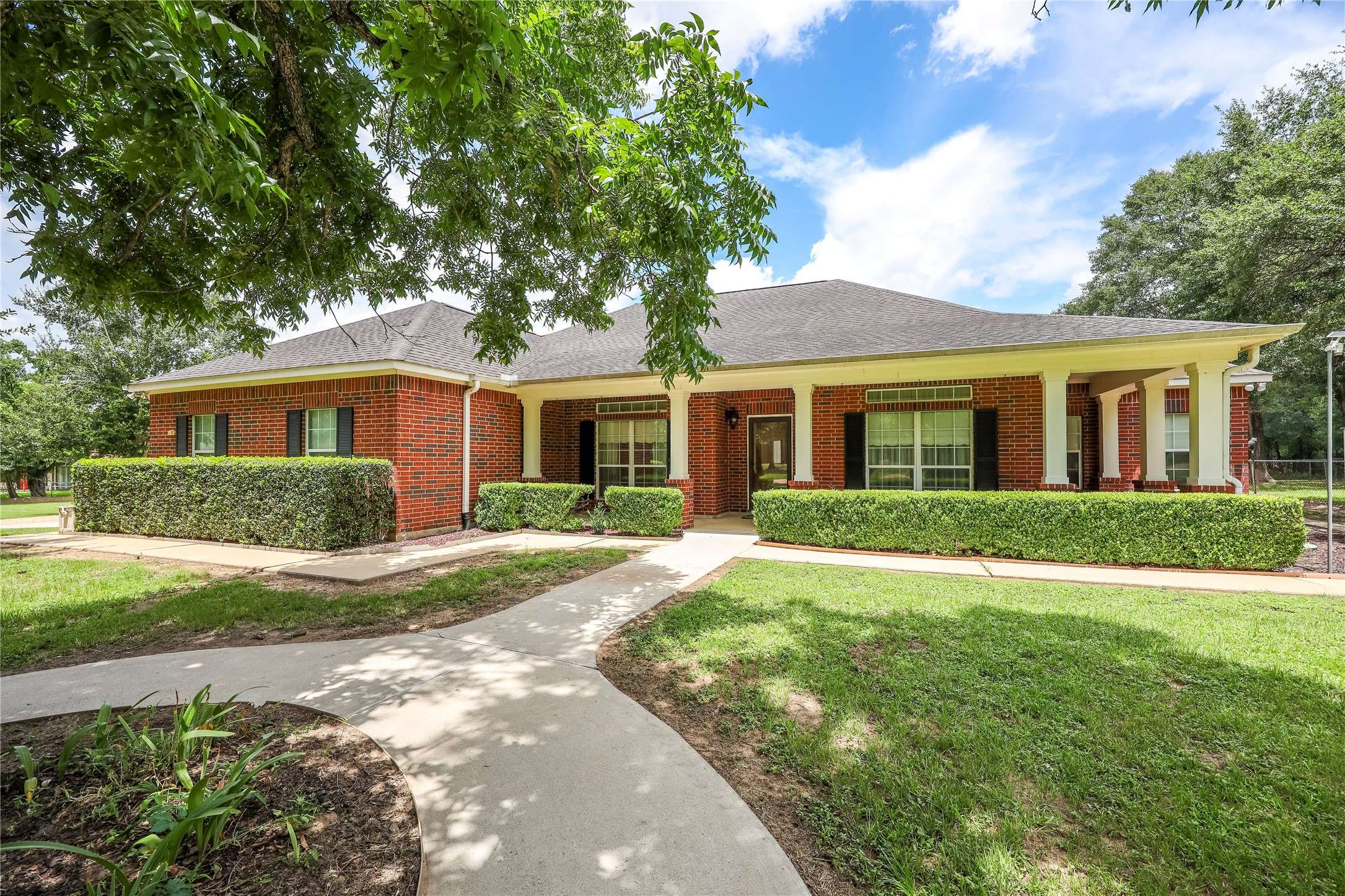 Sealy, TX 77474,324 Howard ST