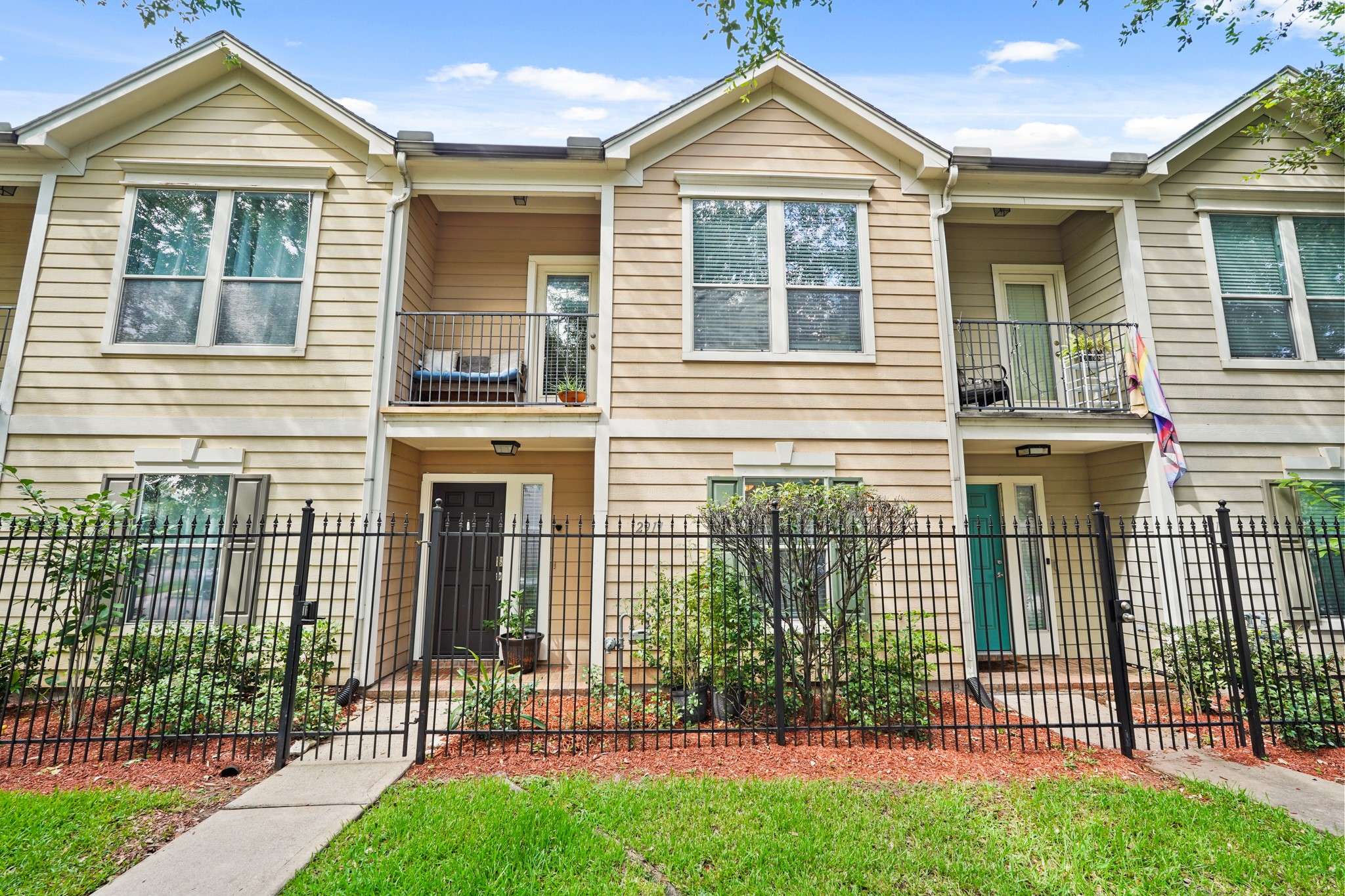 Houston, TX 77003,2911 Clay ST