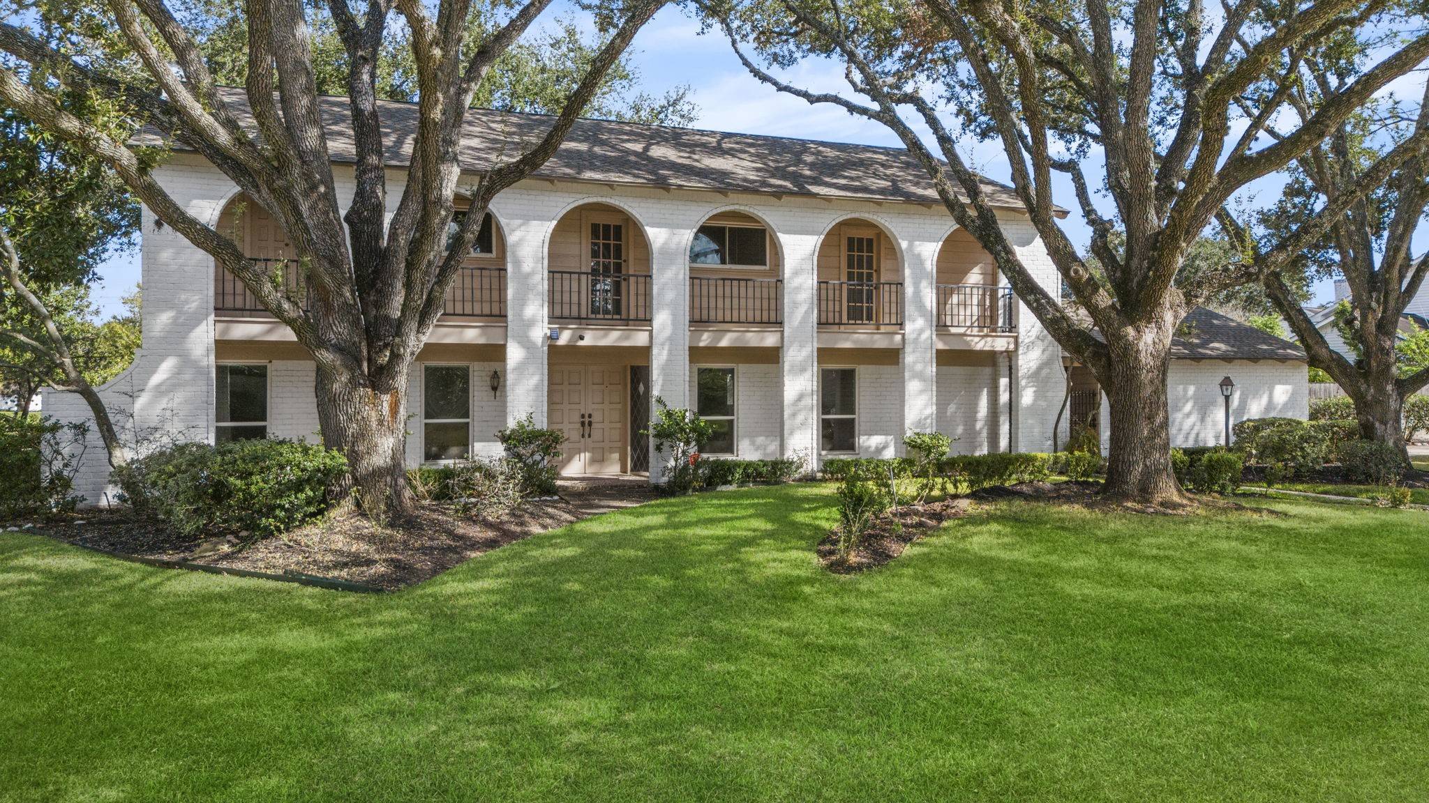 Sugar Land, TX 77478,805 Chevy Chase CIR