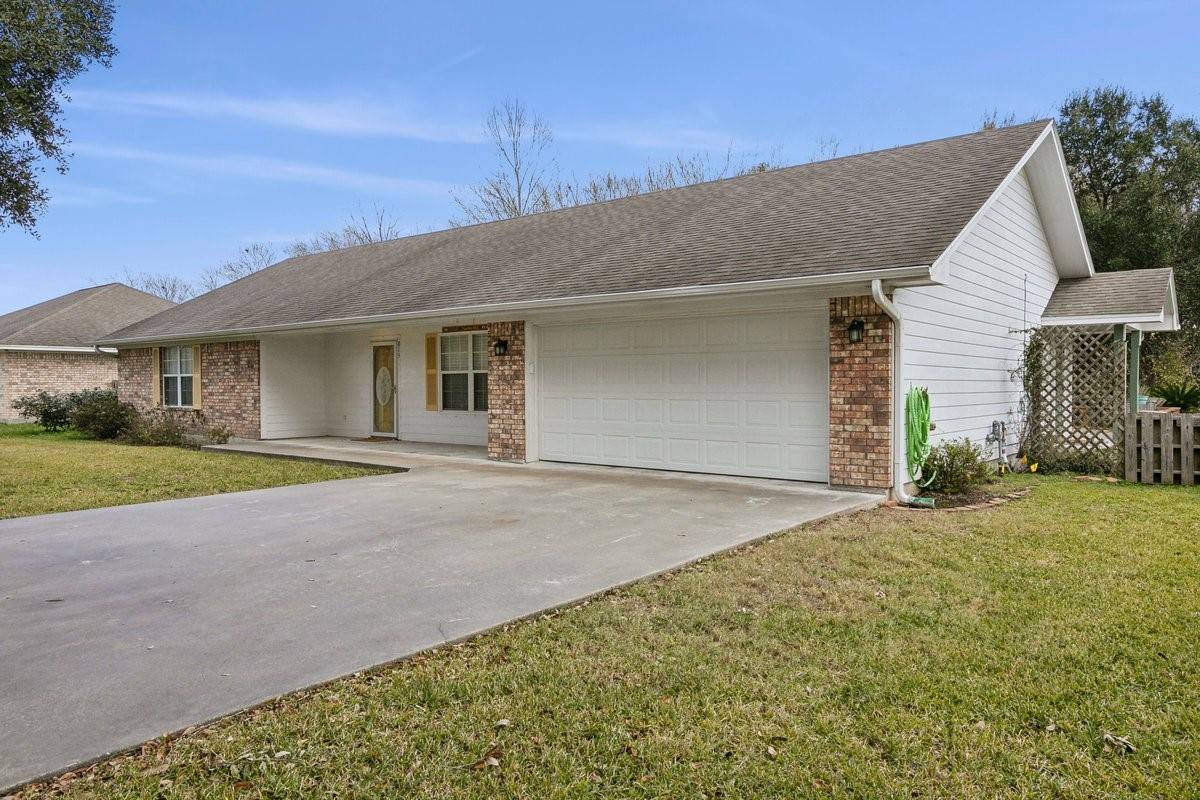 Winnie, TX 77665,815 1st ST