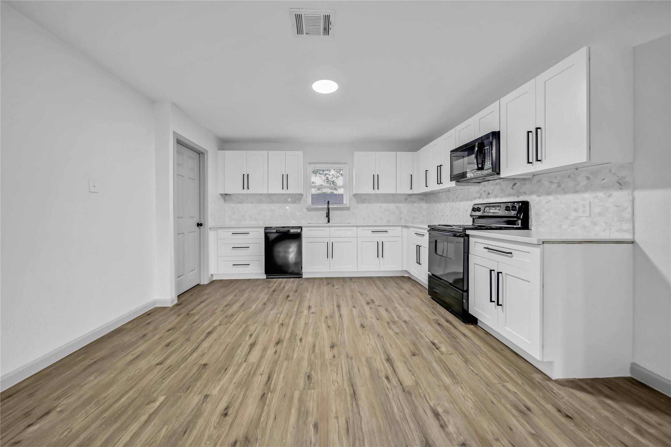 Baytown, TX 77521,7335 Camino Real ST