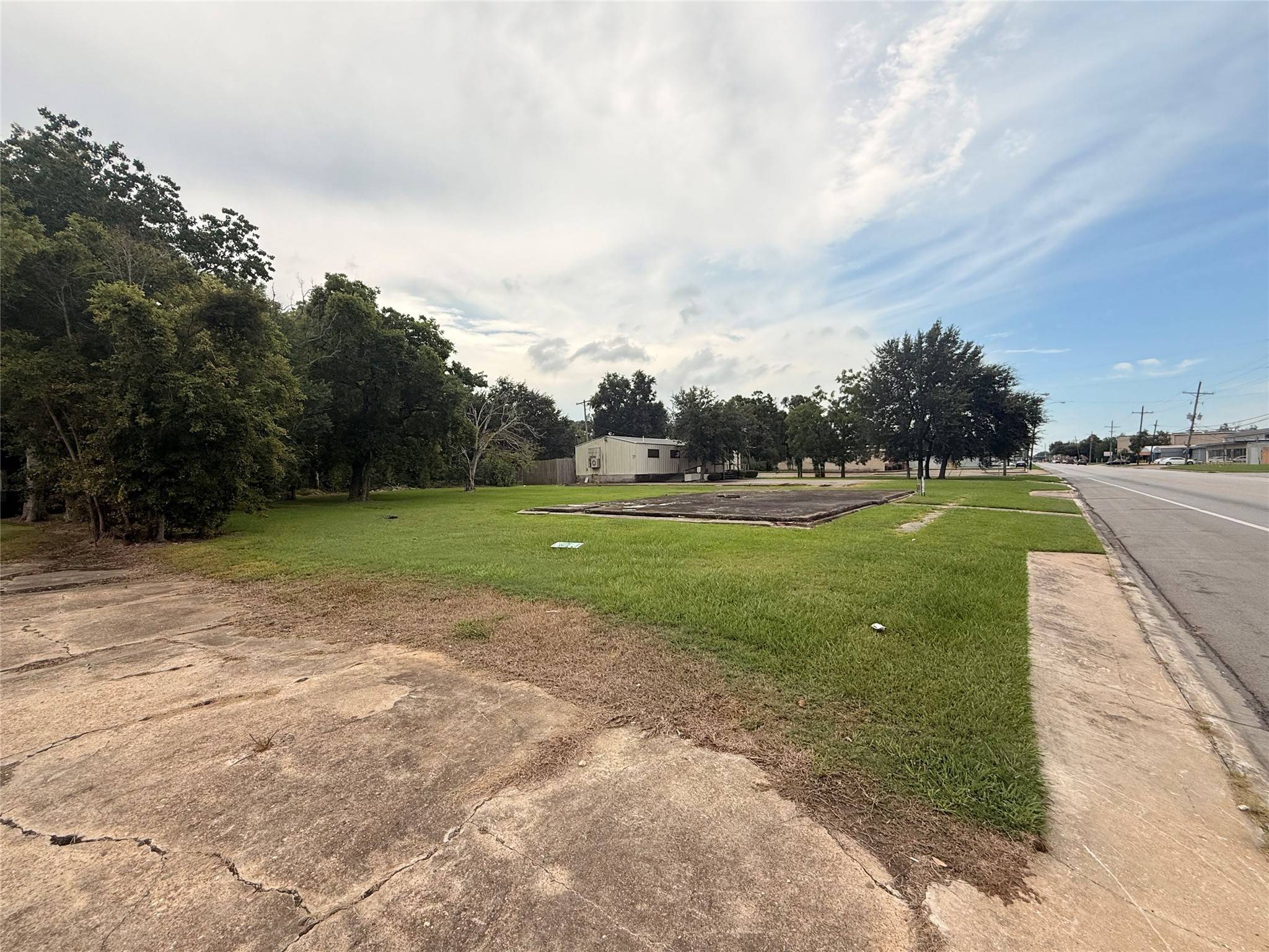 Beaumont, TX 77701,2555 S 4th ST