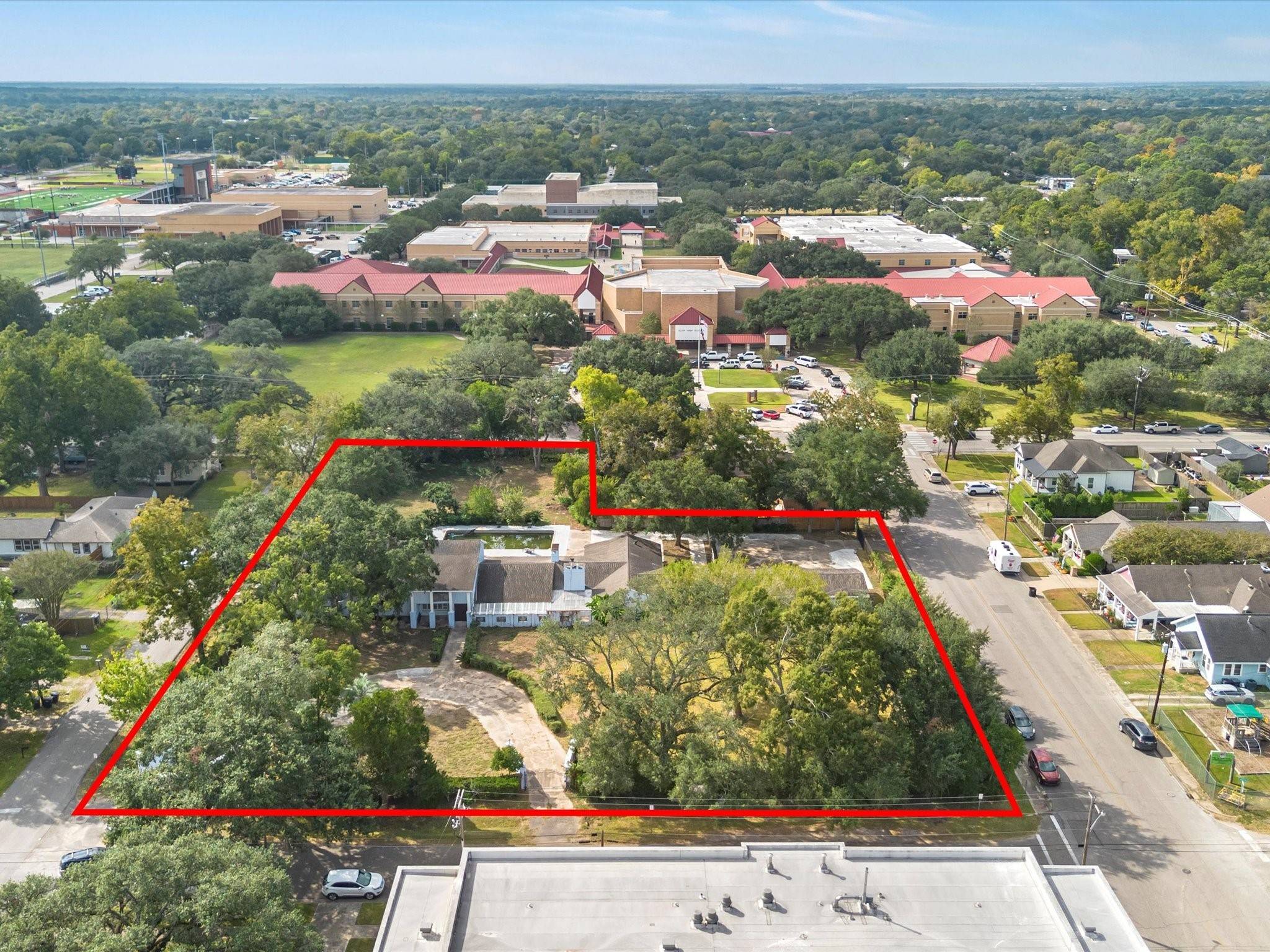 Alvin, TX 77511,710 S Jackson ST