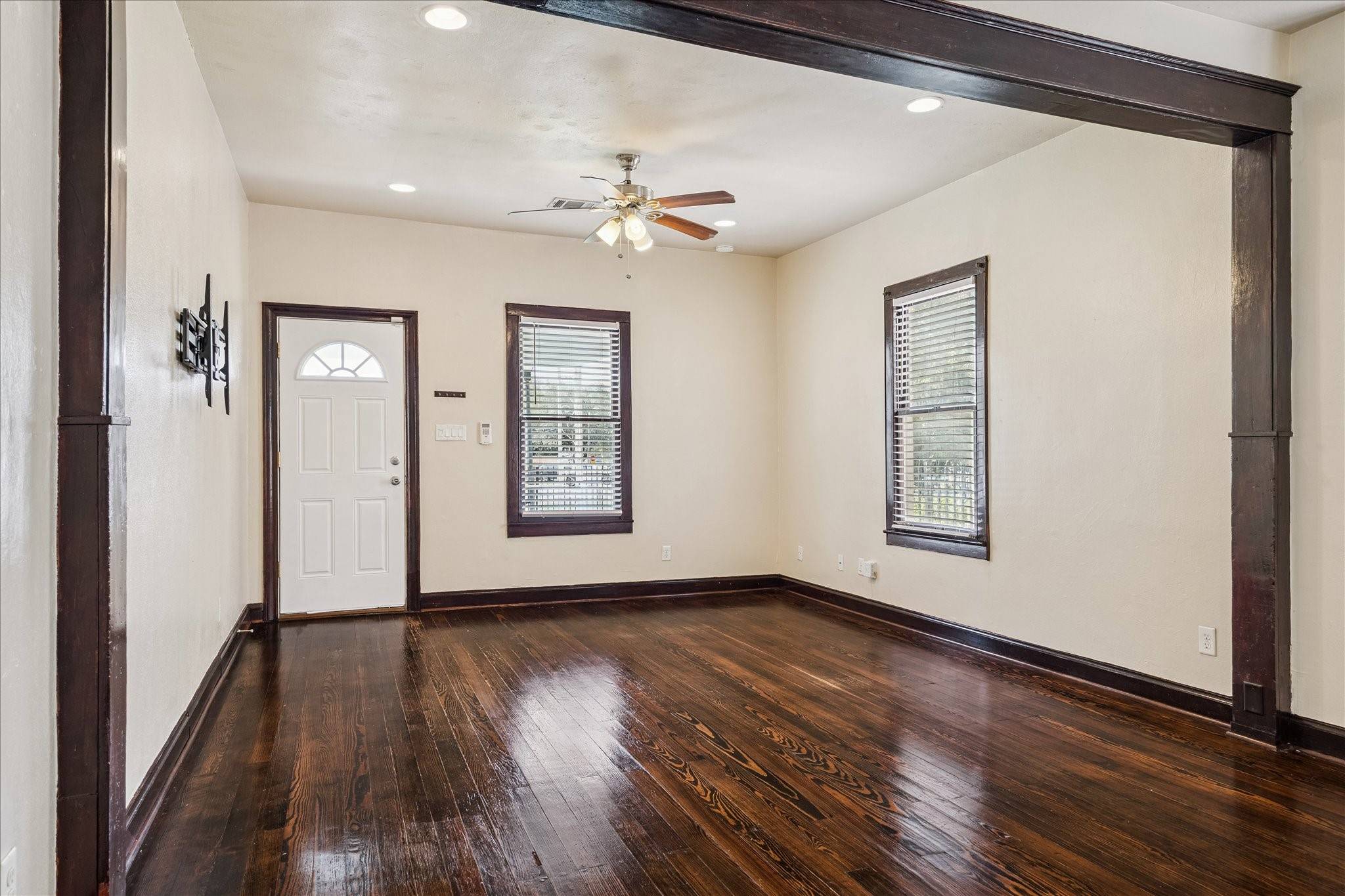 Houston, TX 77008,345 W 22nd ST
