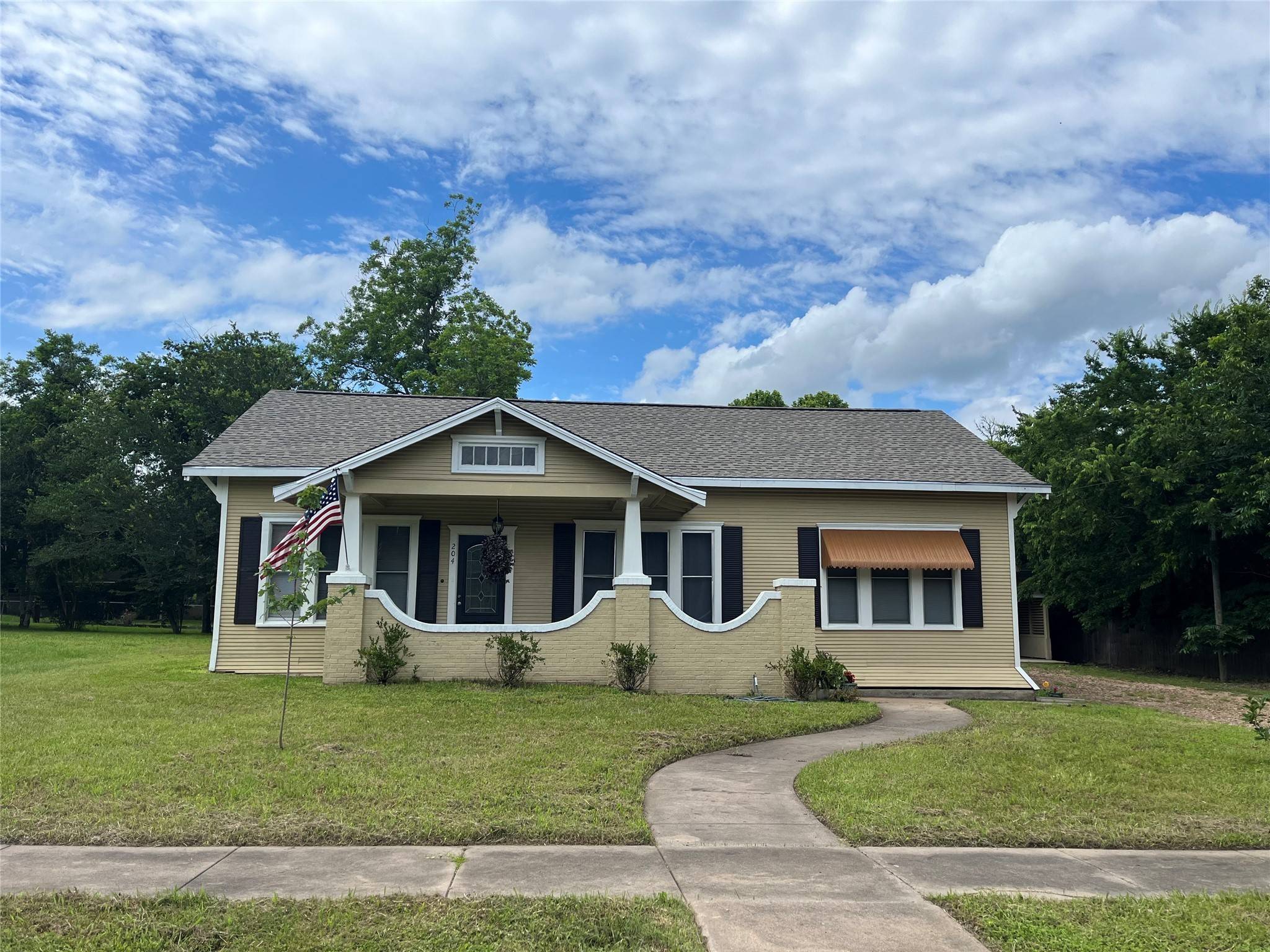 Weimar, TX 78962,204 W Market ST