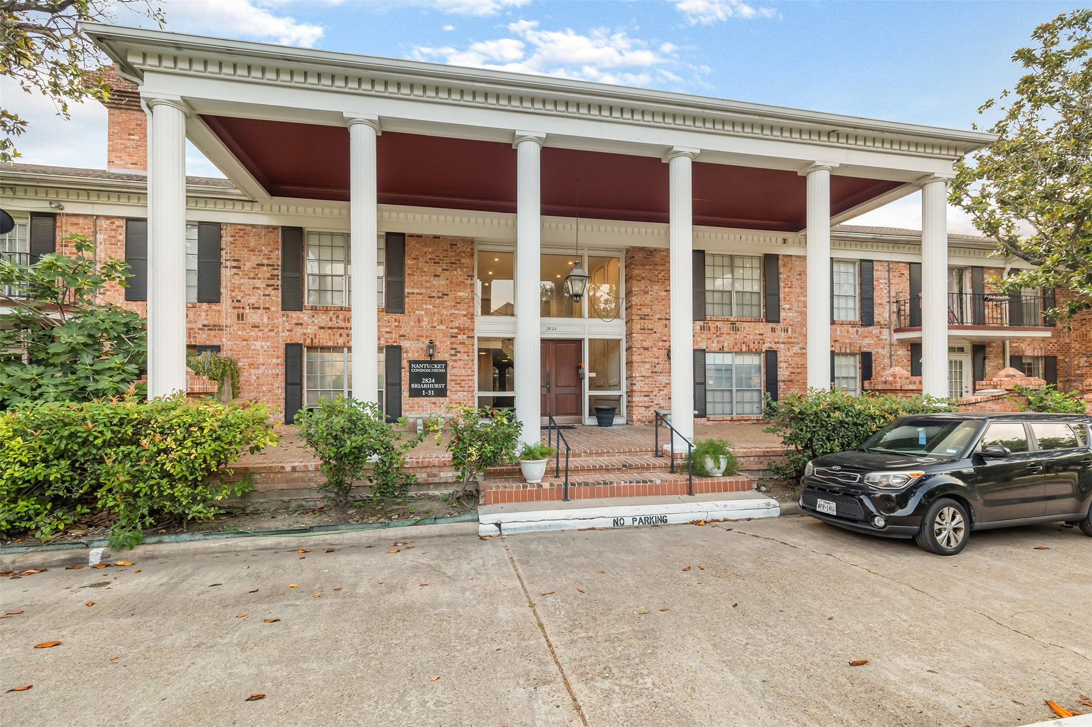 Houston, TX 77057,2824 Briarhurst DR #14