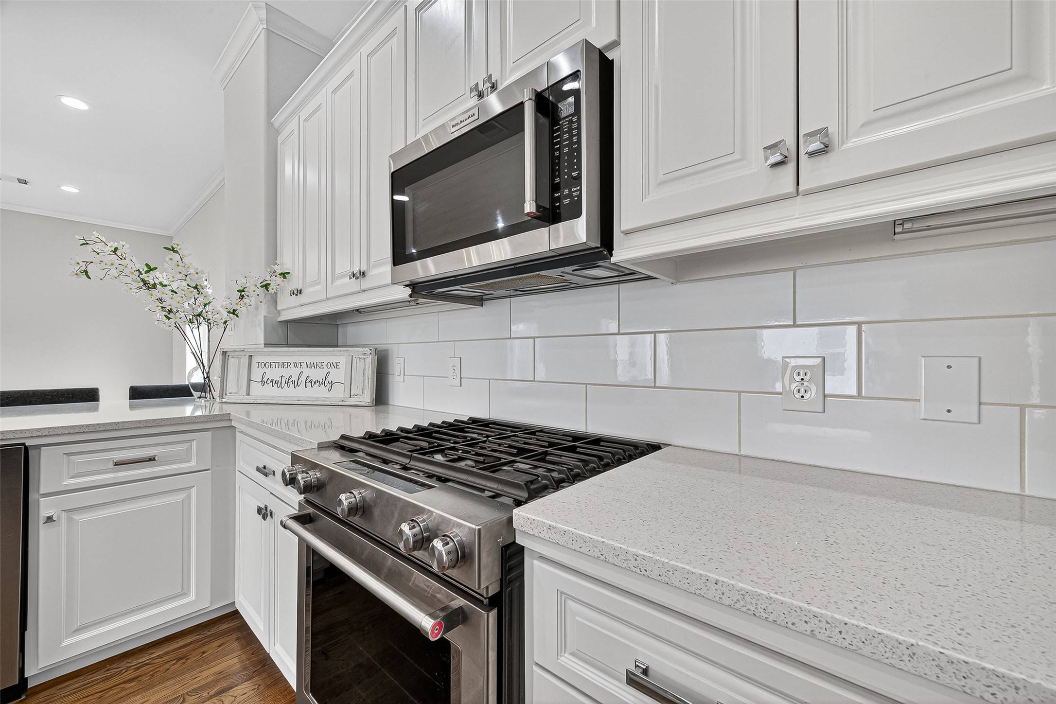 Houston, TX 77008,1630 W 24th ST