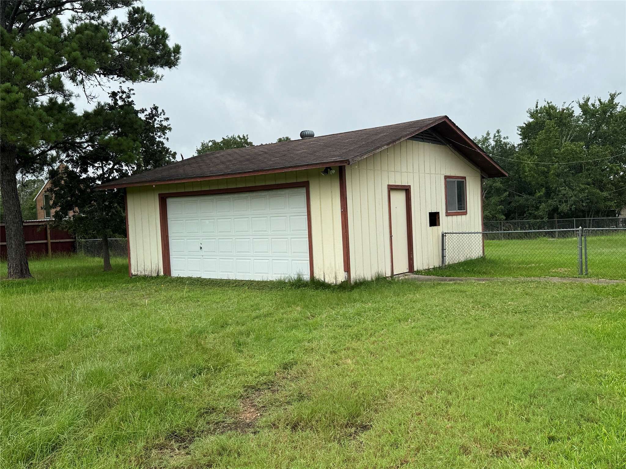 La Grange, TX 78945,521 DEER LOOP
