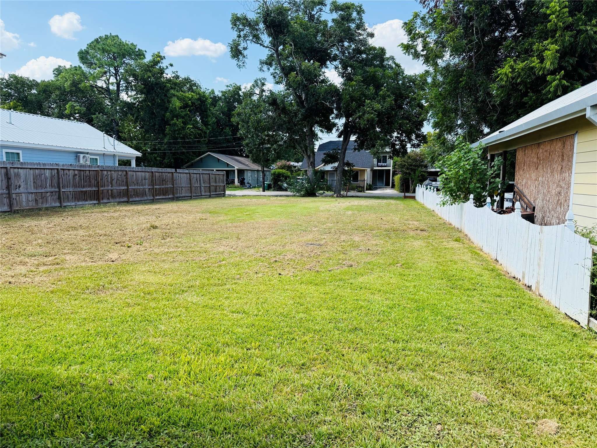 Houston, TX 77020,0 Laredo