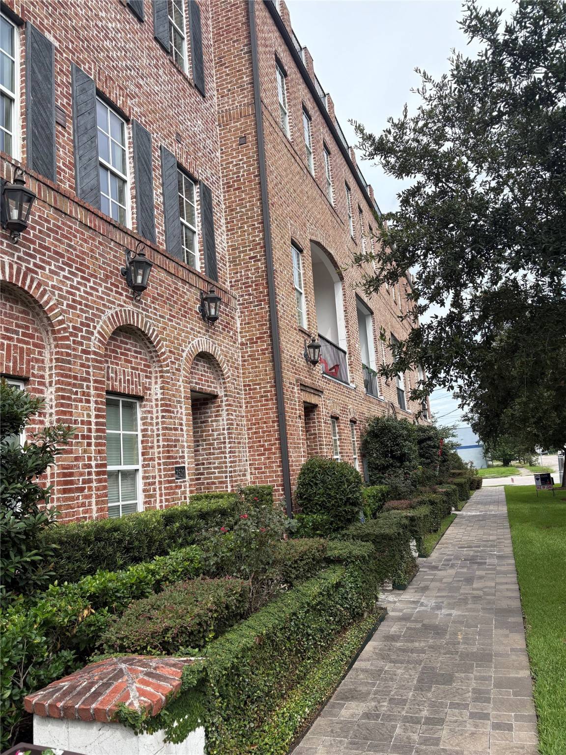 Houston, TX 77003,2533 Lamar ST