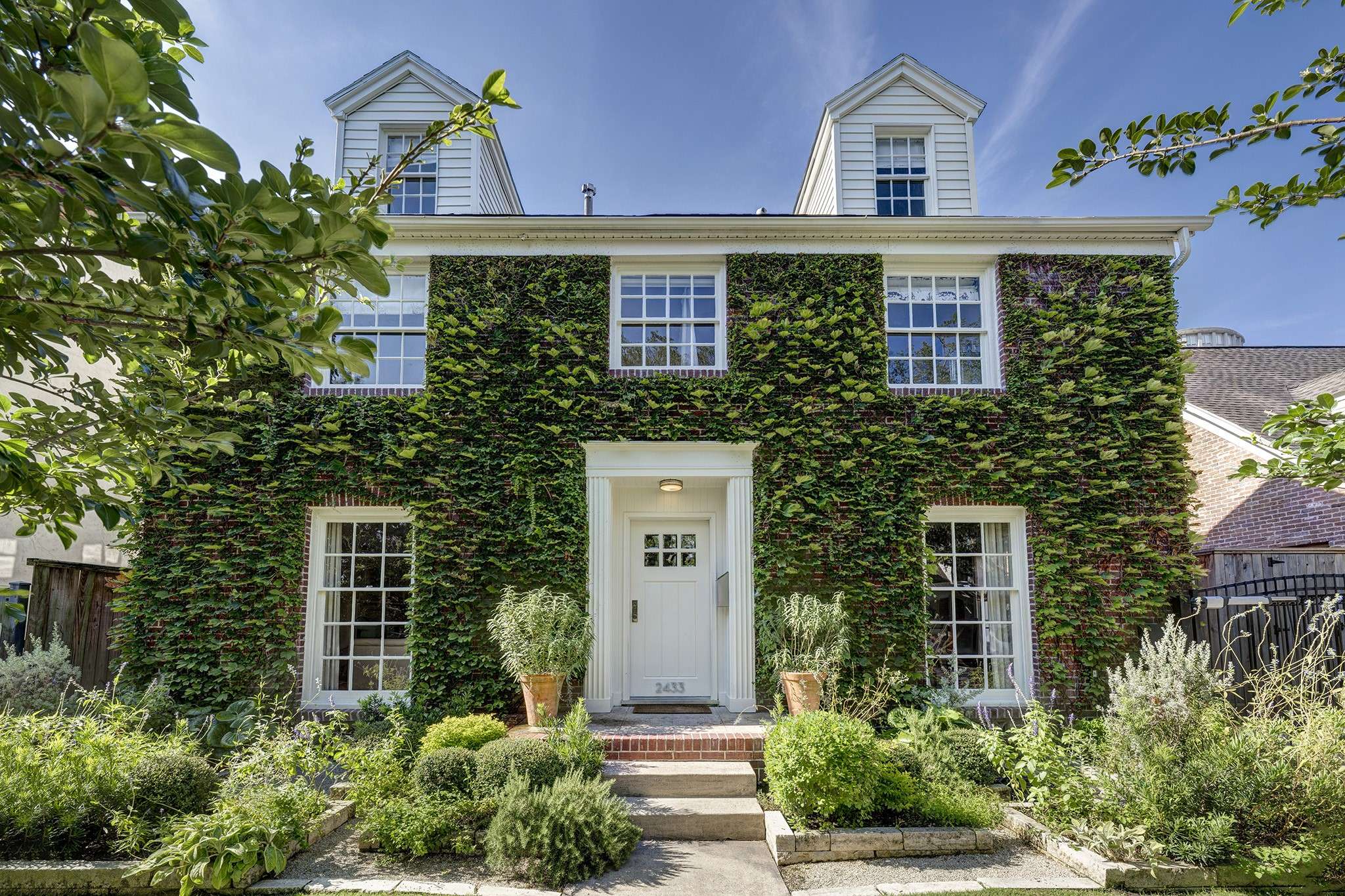 Houston, TX 77005,2433 Nottingham ST