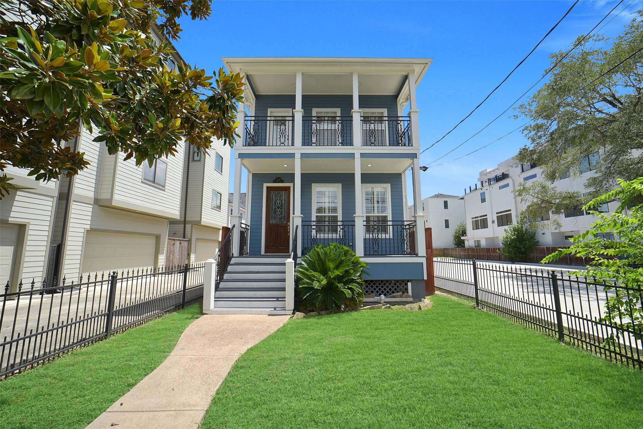 Houston, TX 77008,1108 W 22nd ST