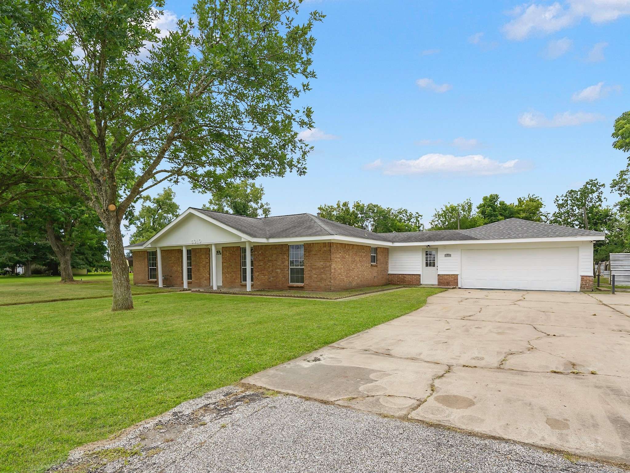 Alvin, TX 77511,5010 Riverview DR