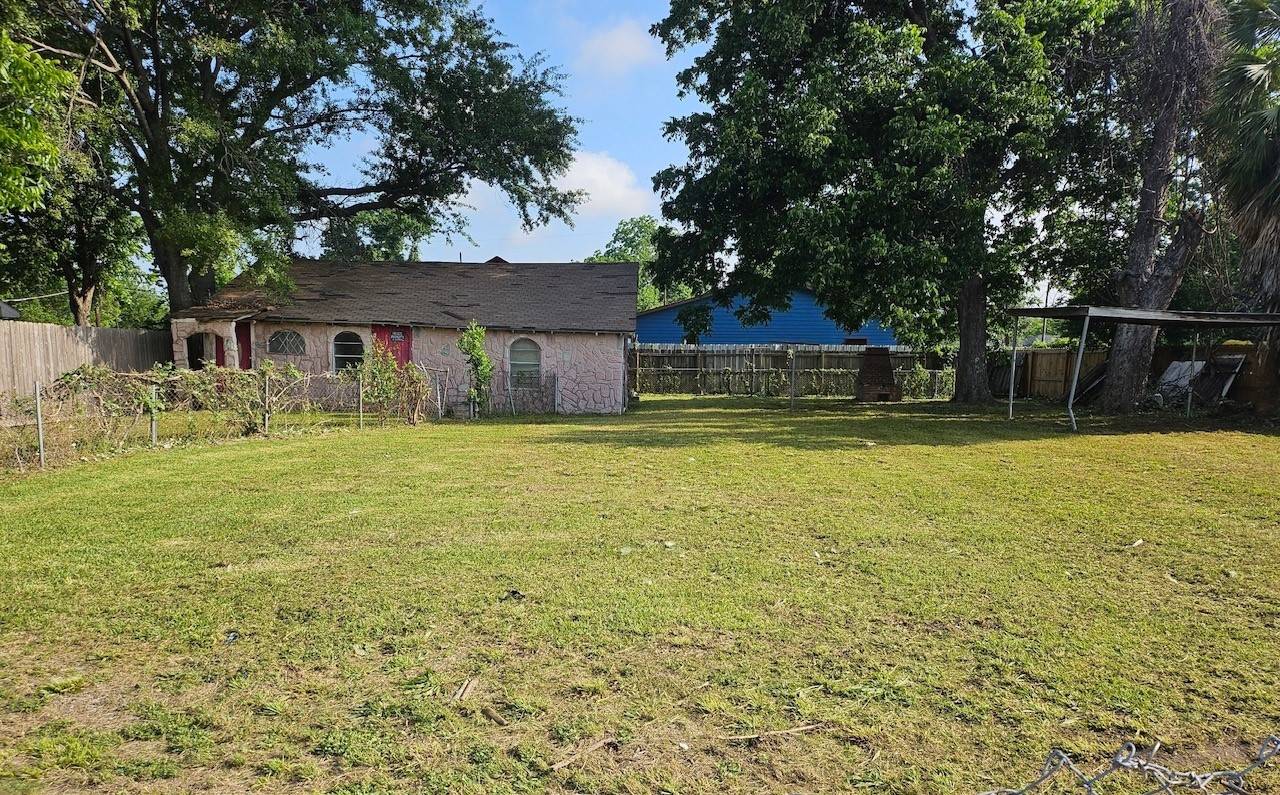 Houston, TX 77022,1507 E 32nd 1/2 ST