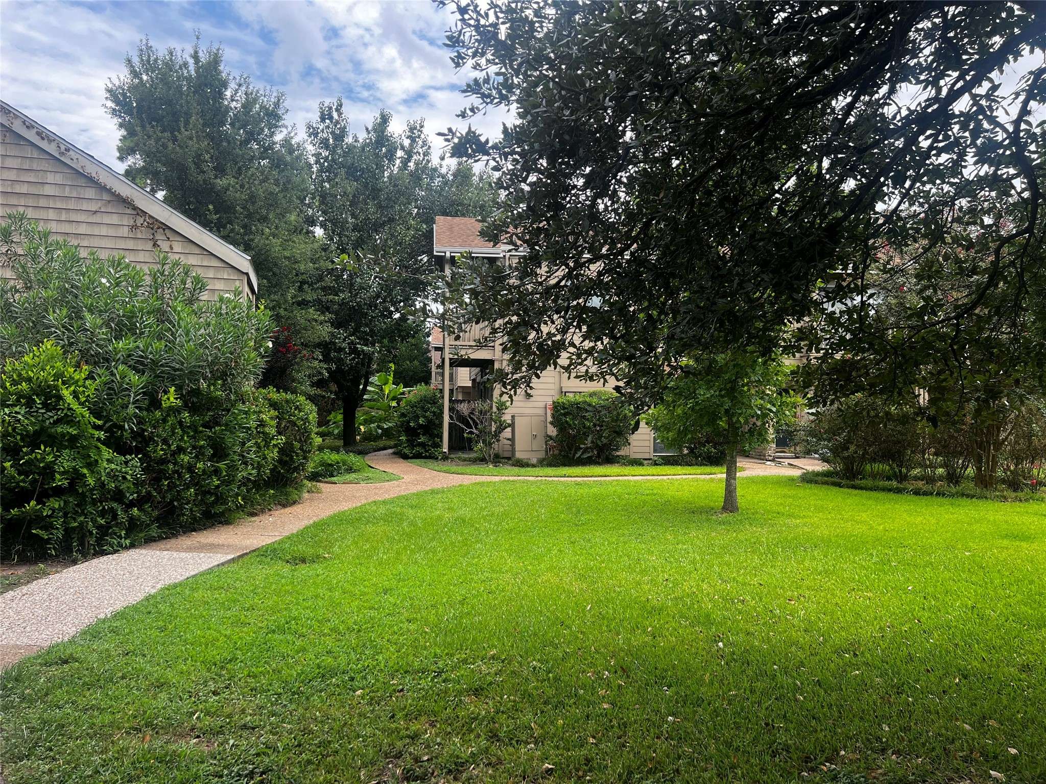 Houston, TX 77063,2100 Tanglewilde ST #402