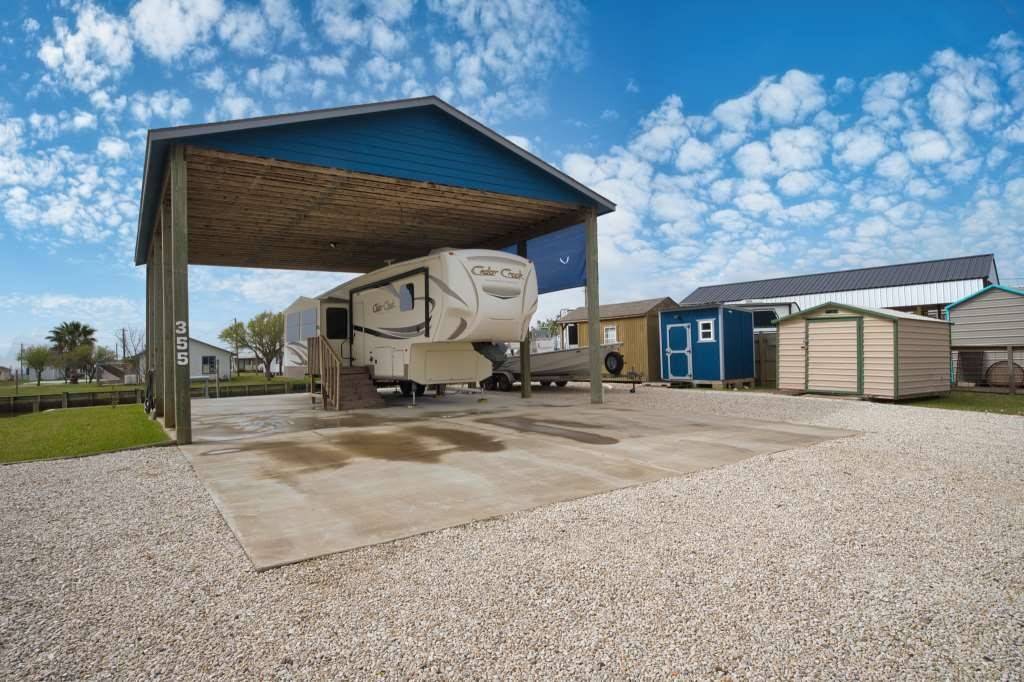 Sargent, TX 77414,355 County Road 201