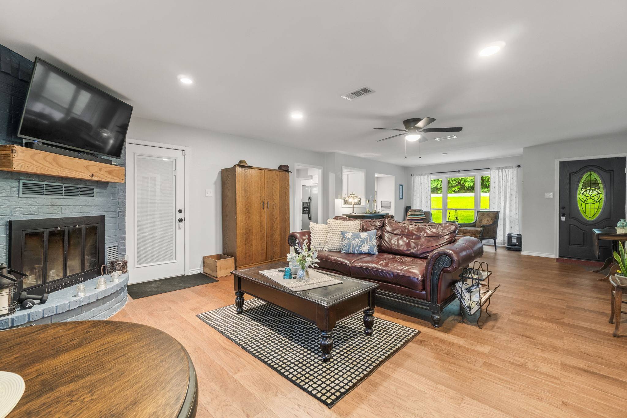 Livingston, TX 77351,230 W Lake DR