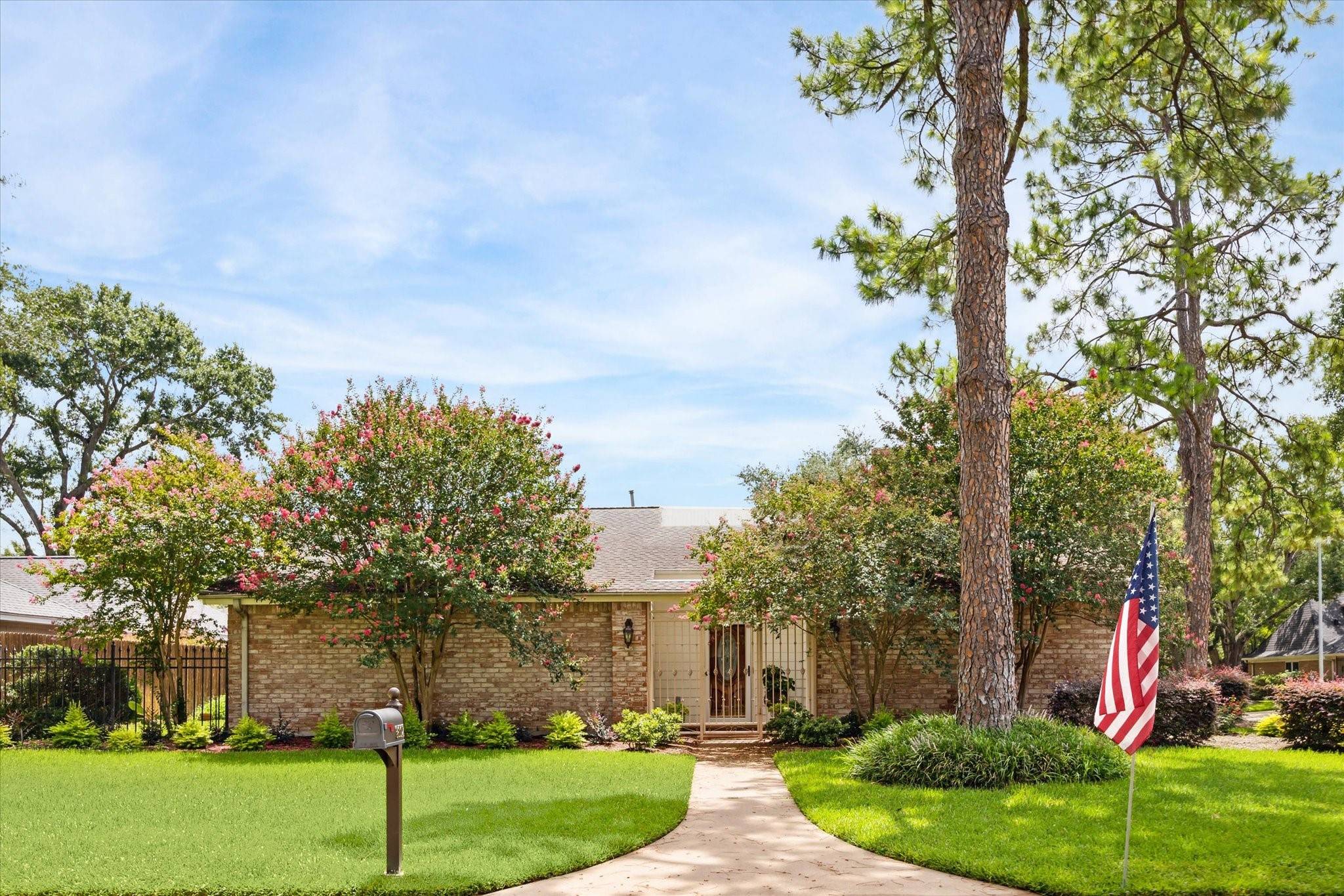 Houston, TX 77043,3002 Durban DR