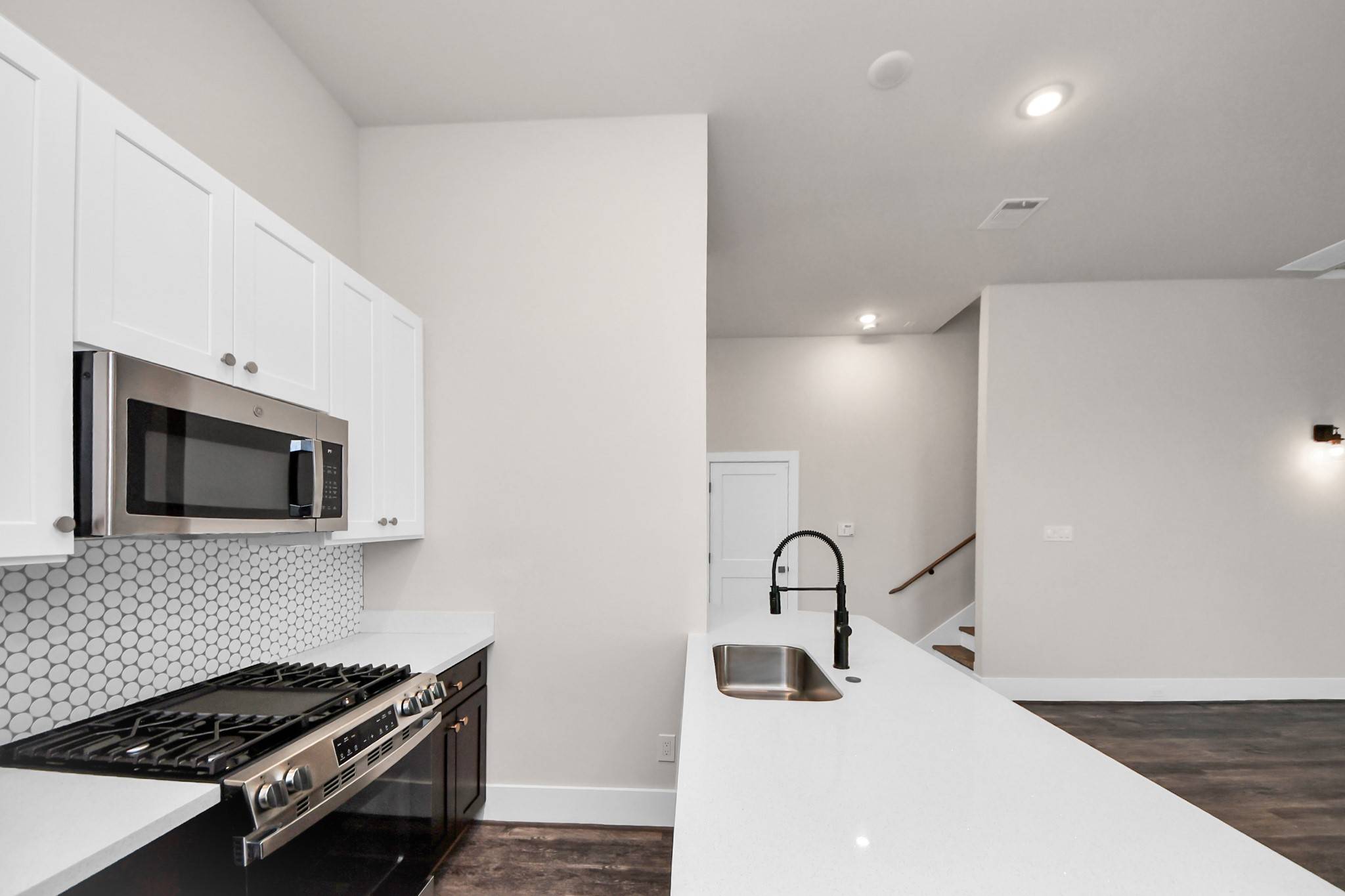 Houston, TX 77091,2911 Paul quinn ST
