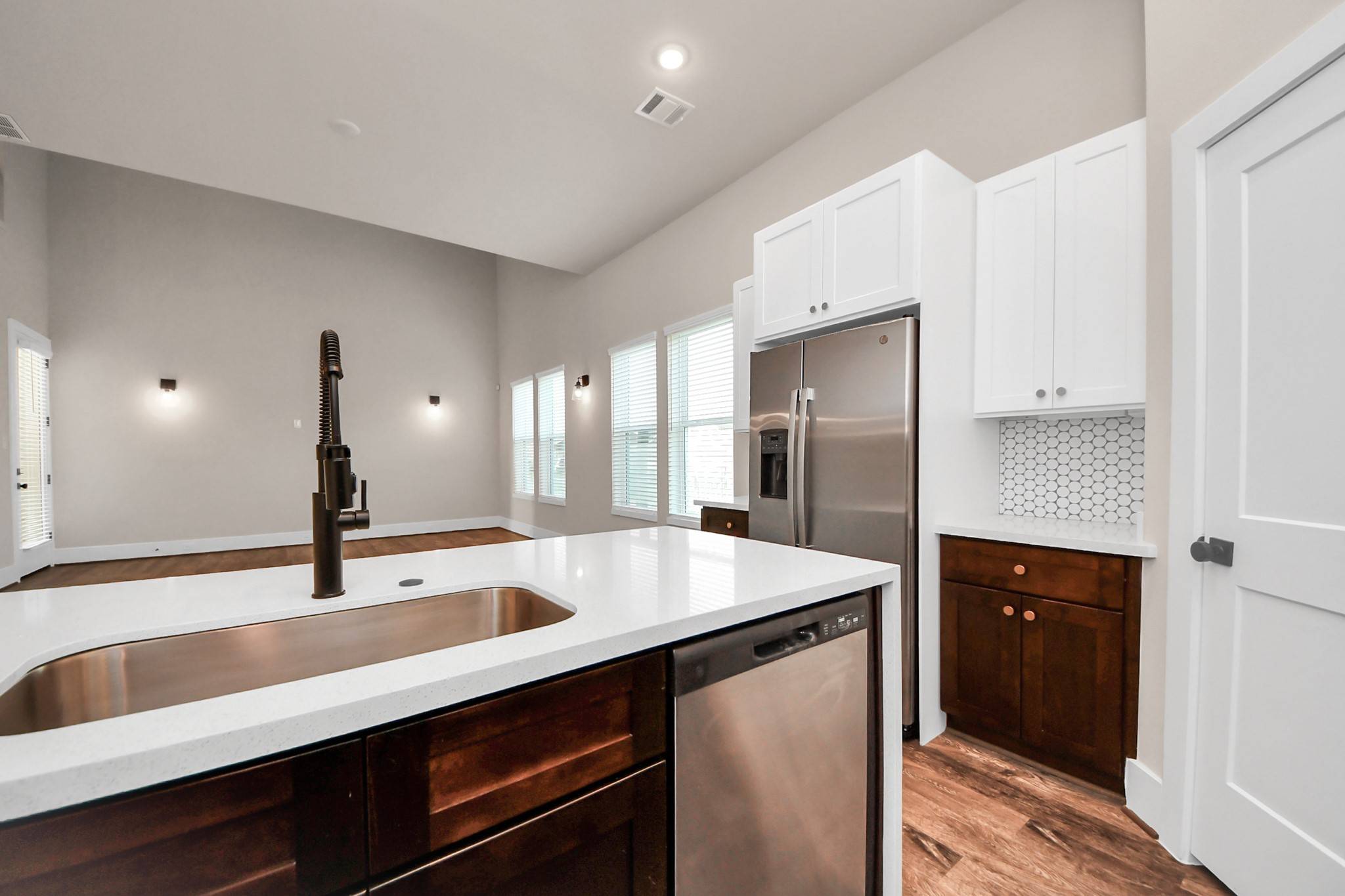 Houston, TX 77091,2911 Paul quinn ST
